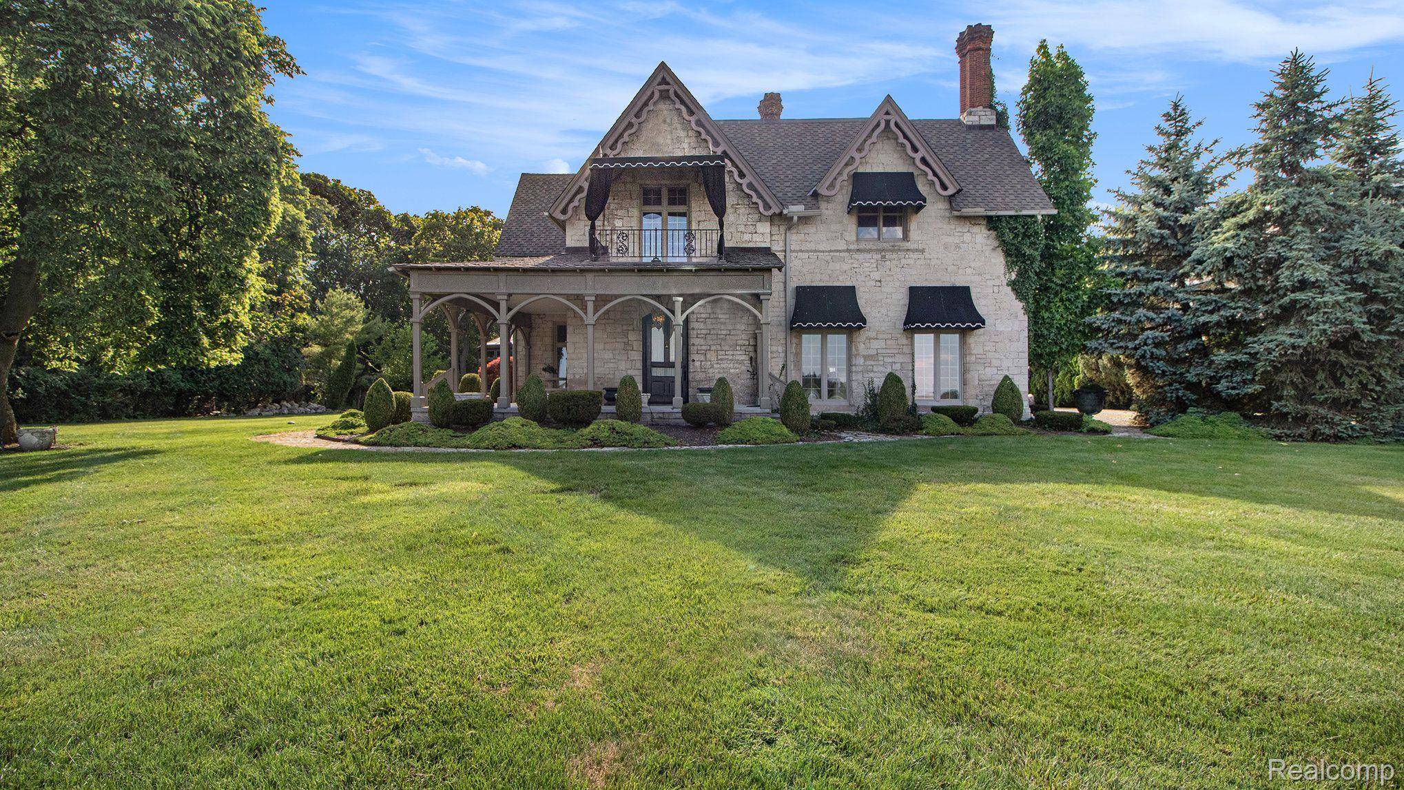 Grosse Ile, MI 48138,24850 E River RD