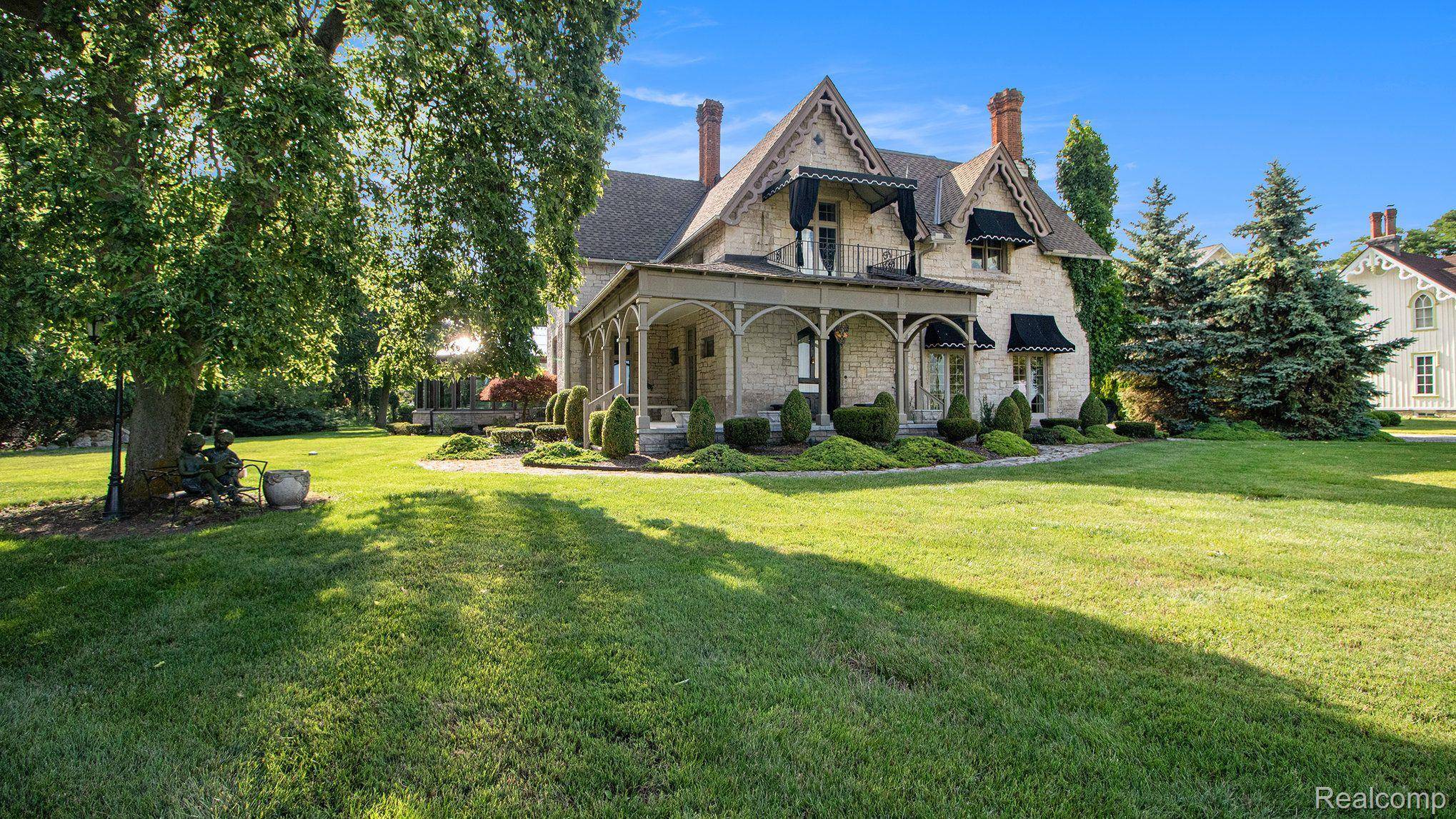 Grosse Ile, MI 48138,24850 E River RD