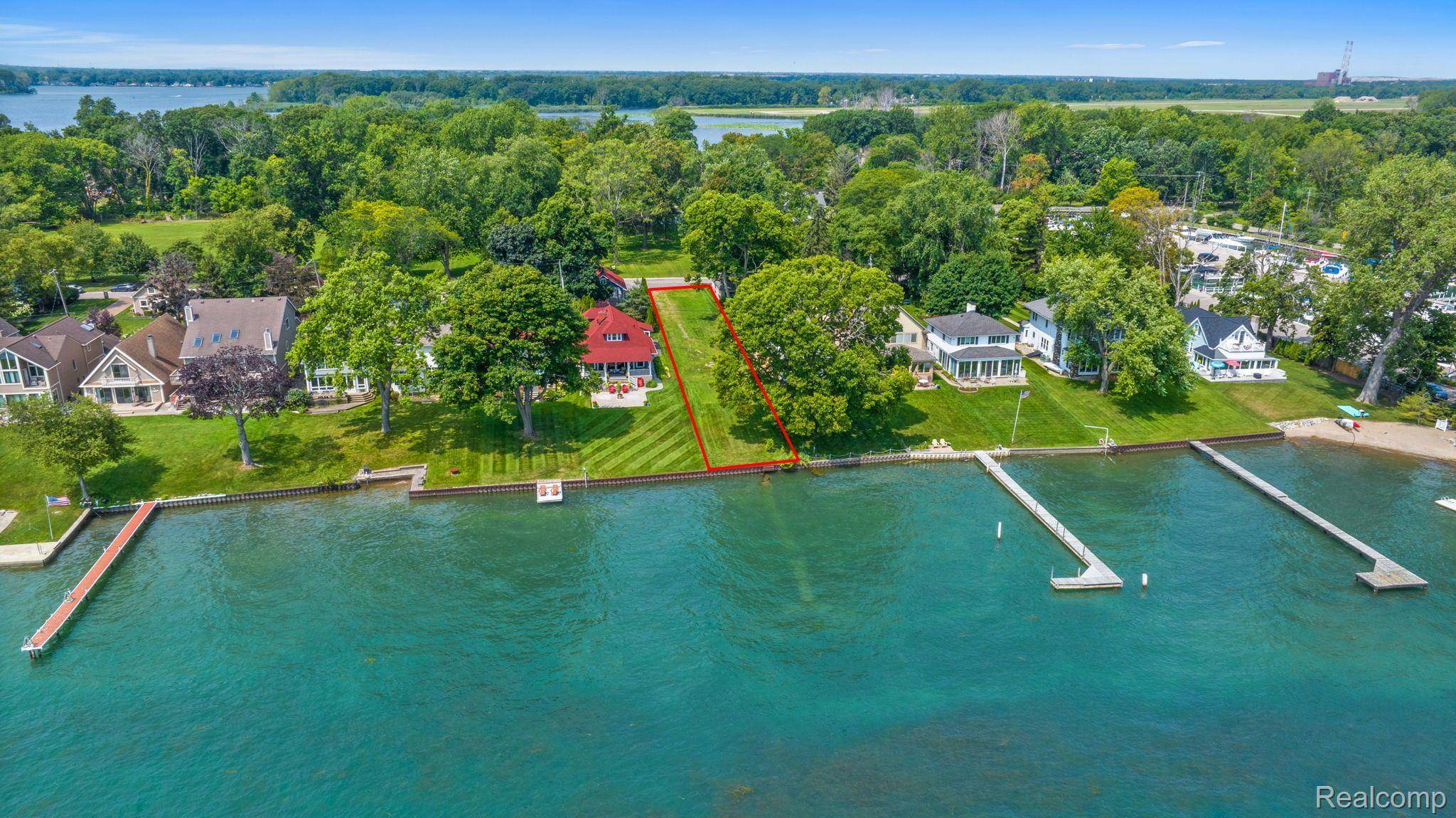 Grosse Ile, MI 48138,29743 E RIVER RD