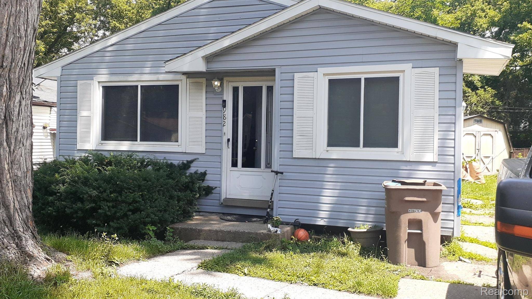 Pontiac, MI 48340,982 Dewey ST