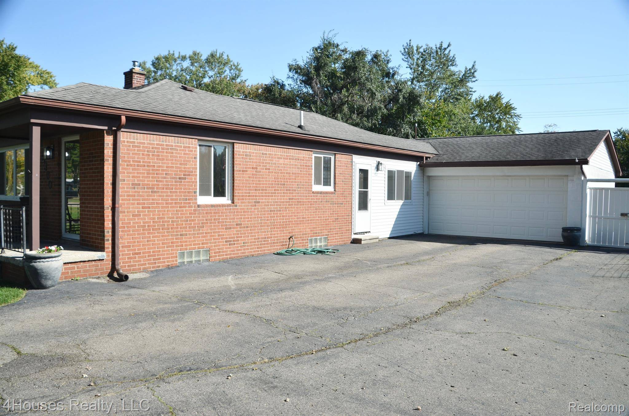 Waterford, MI 48329,2360 KOHLER ST