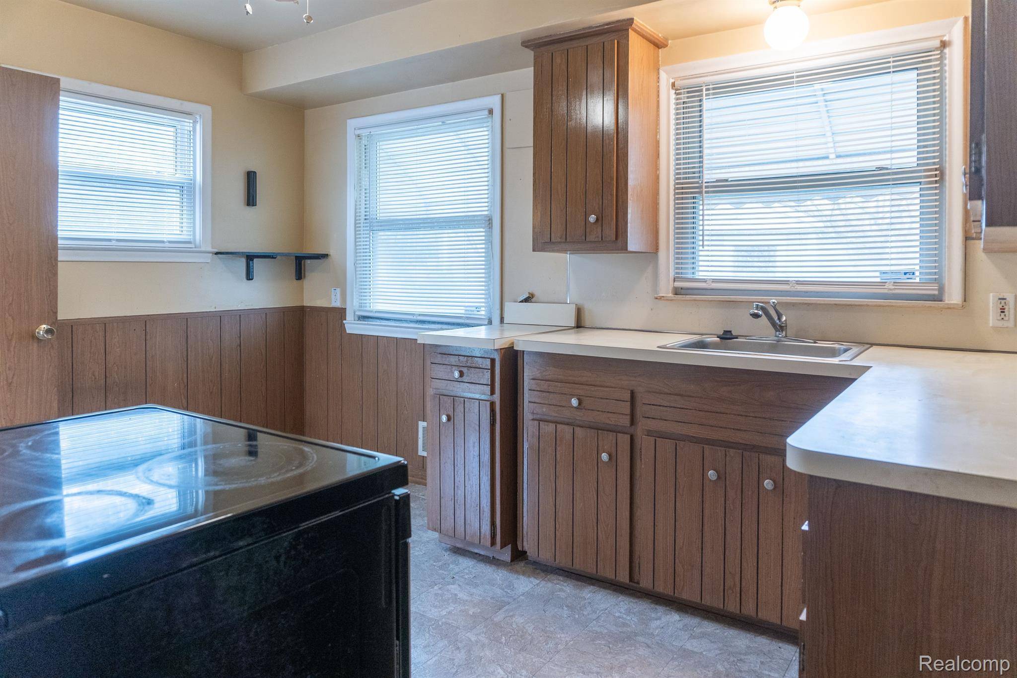 Inkster, MI 48141,384 SHERBOURNE ST