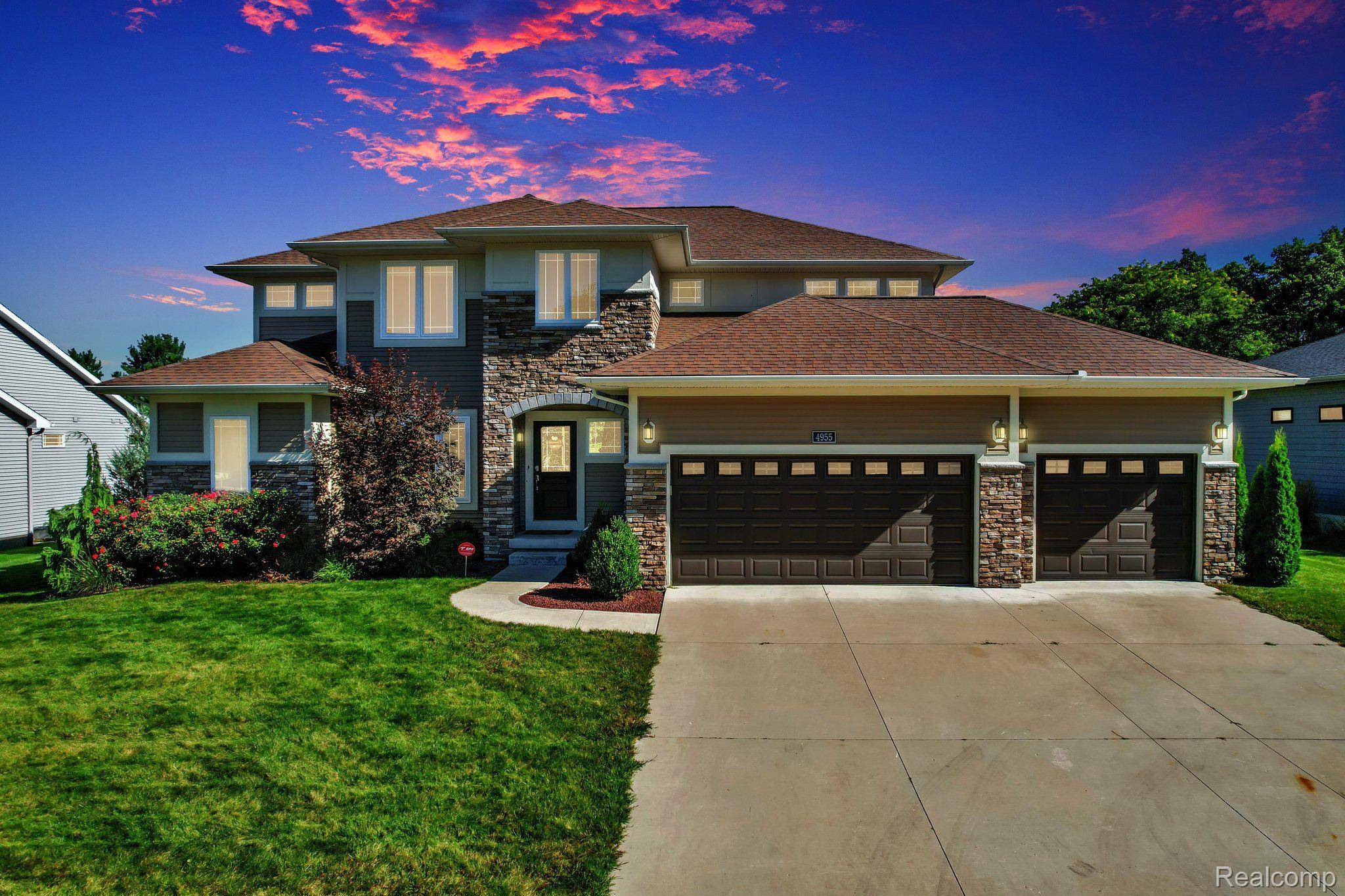 Bath, MI 48808,4955 HAWK HOLLOW DR E