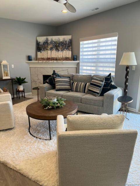 Flat Rock, MI 48134,24012 WHITE PINE ST