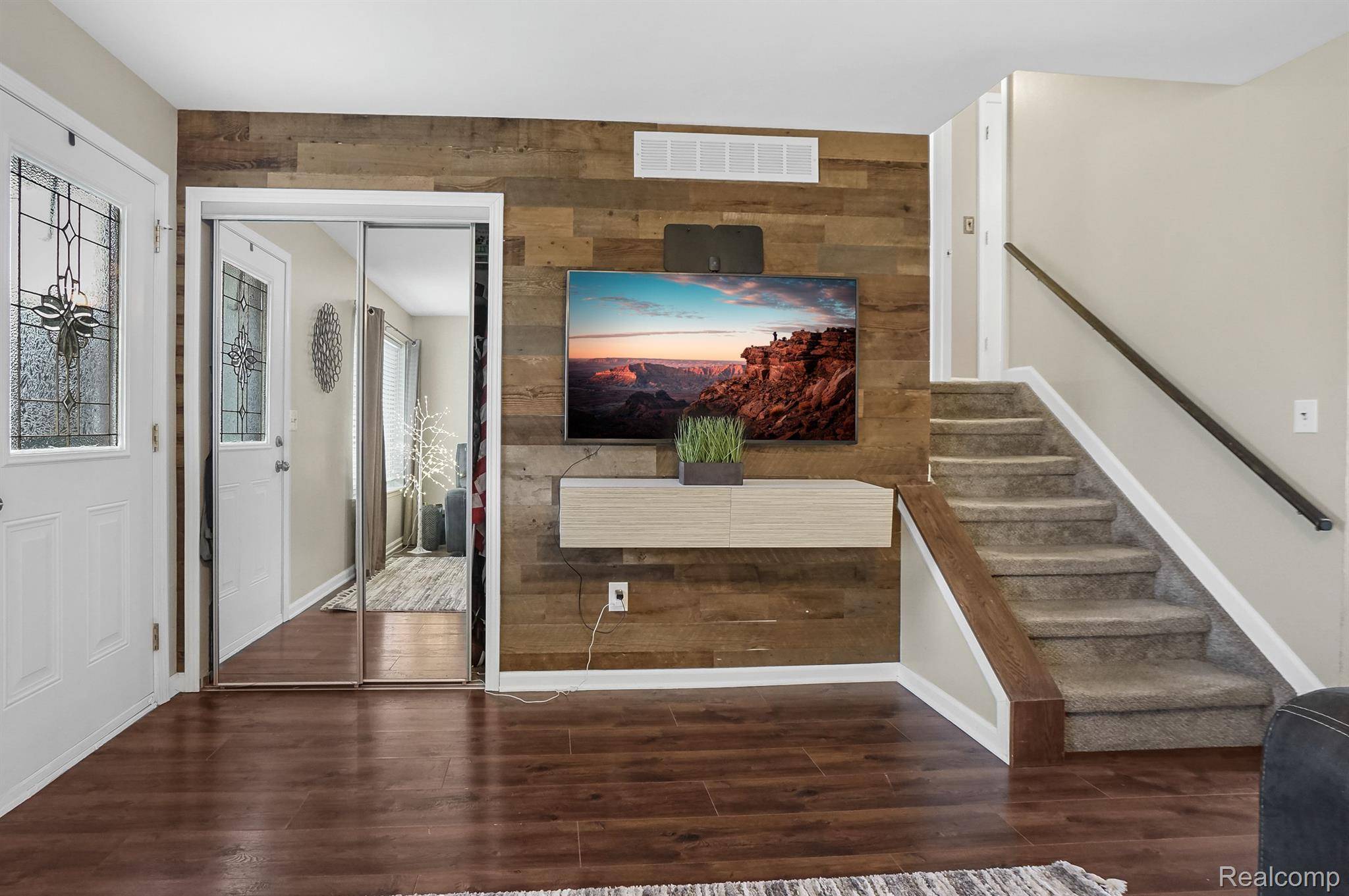 Clinton Township, MI 48035,24055 MANILA ST