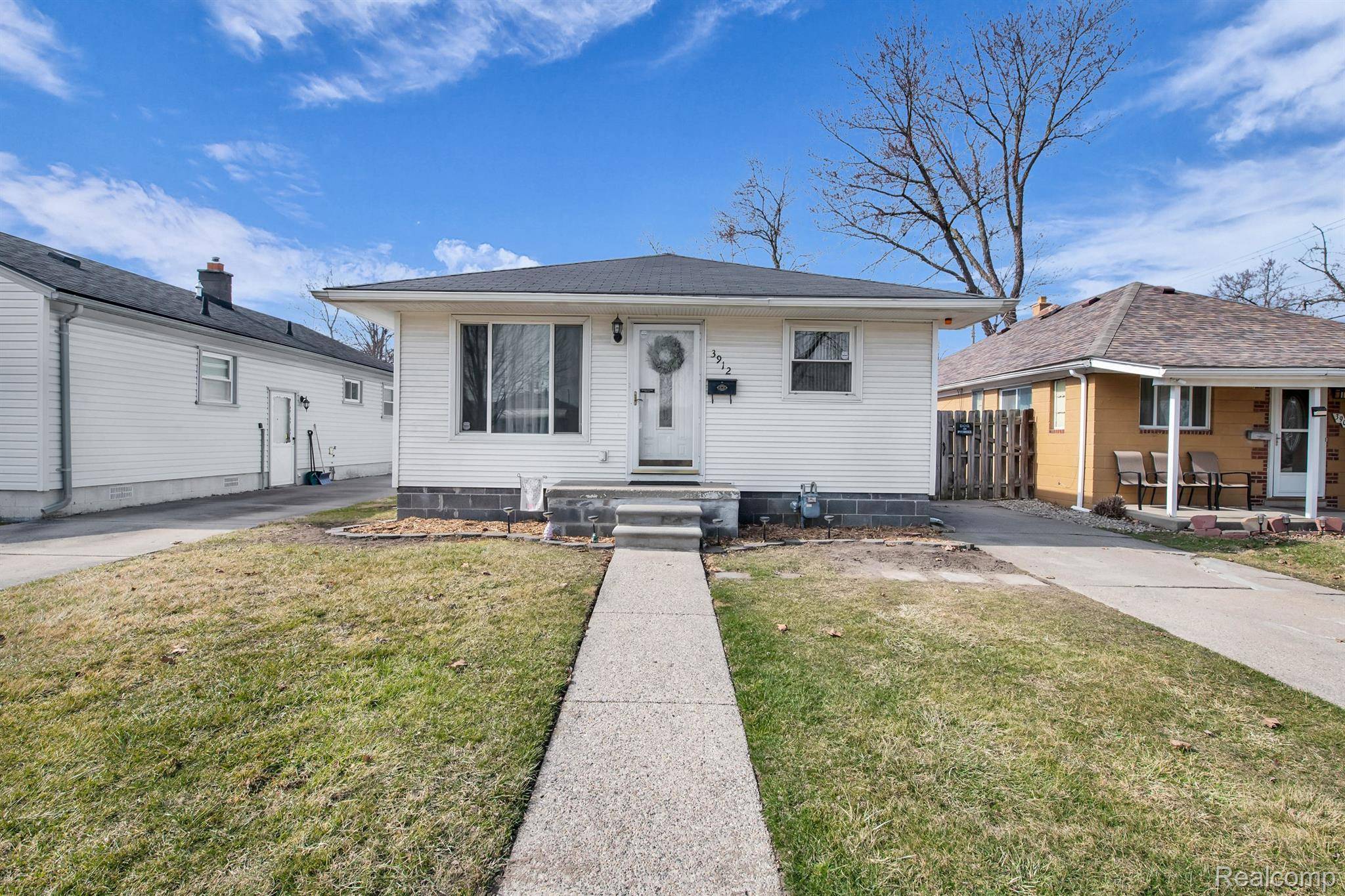 Dearborn Heights, MI 48125,3912 ZIEGLER ST