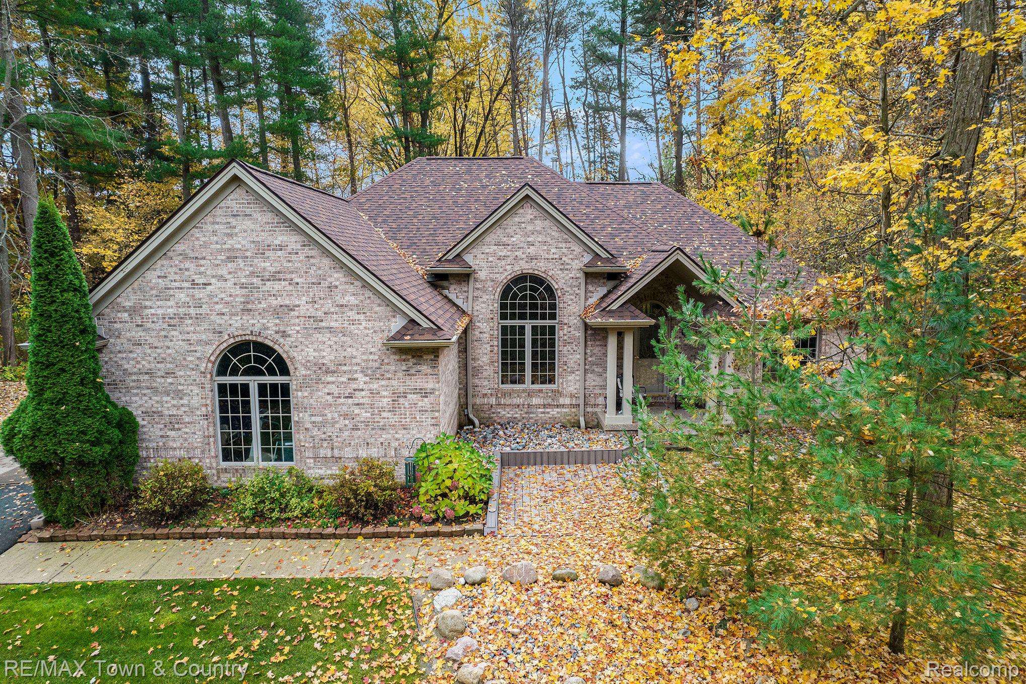 Flushing, MI 48433,345 RIVER WOODS DR