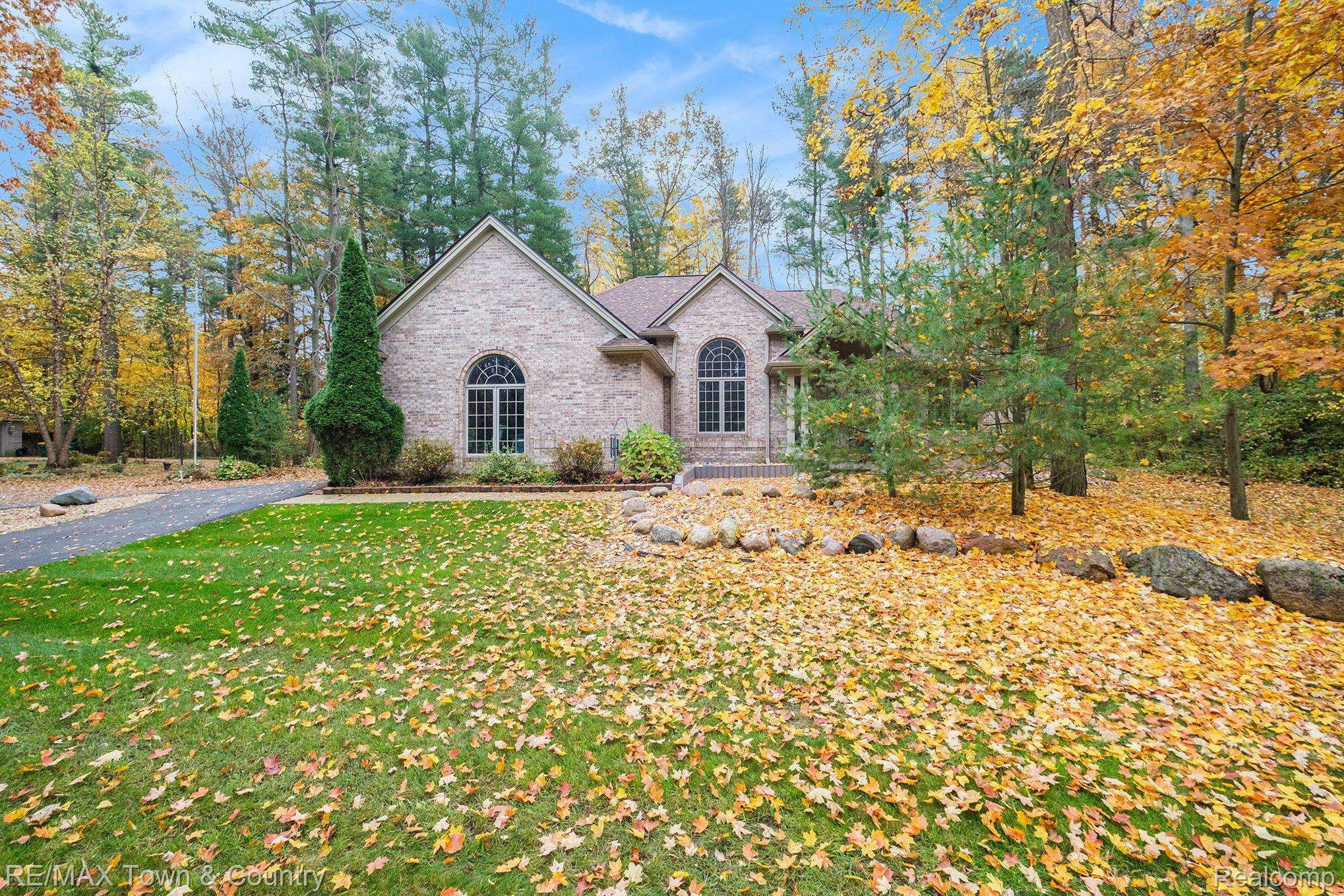 Flushing, MI 48433,345 RIVER WOODS DR