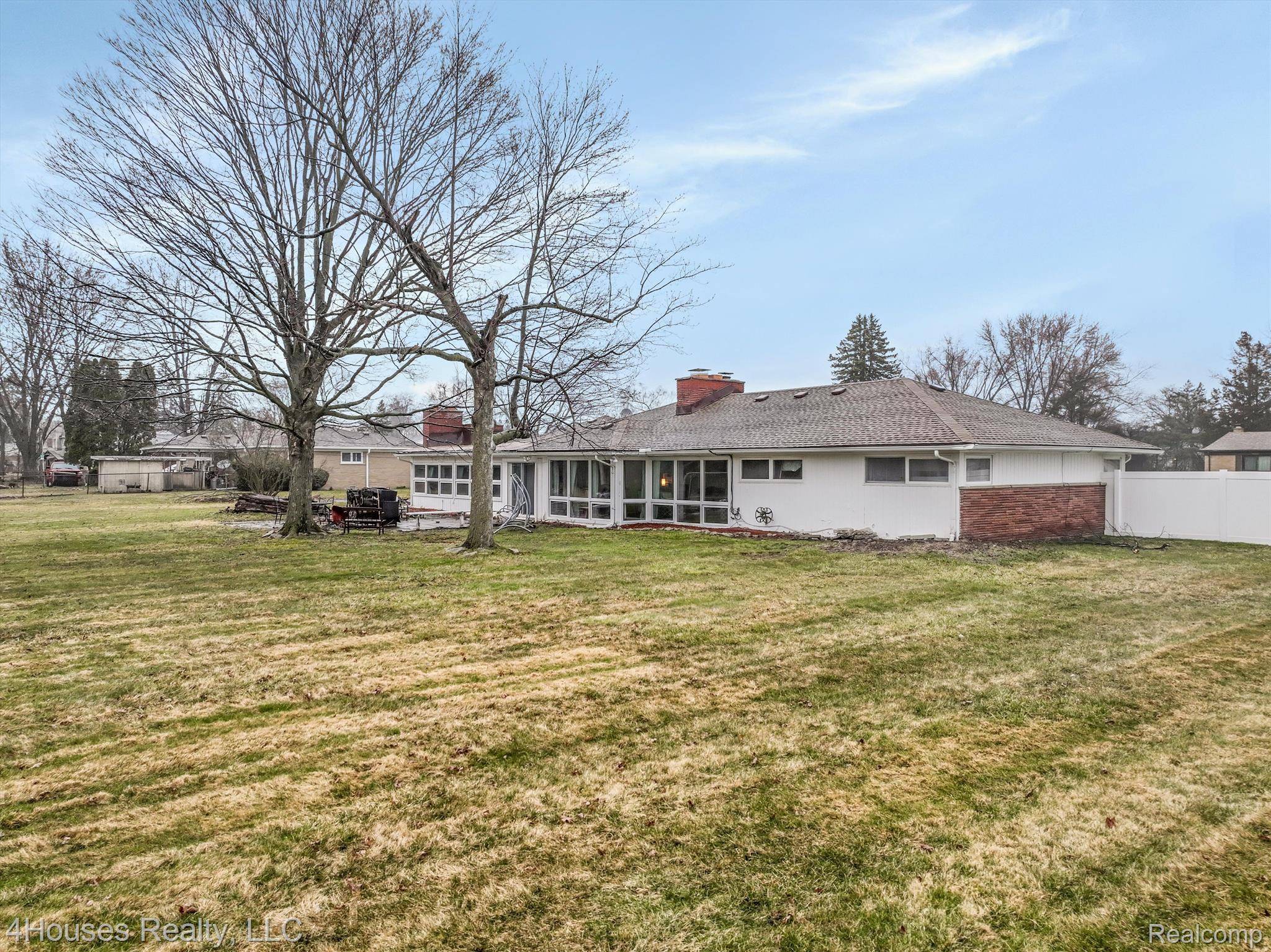 Southfield, MI 48076,29325 BERMUDA LN