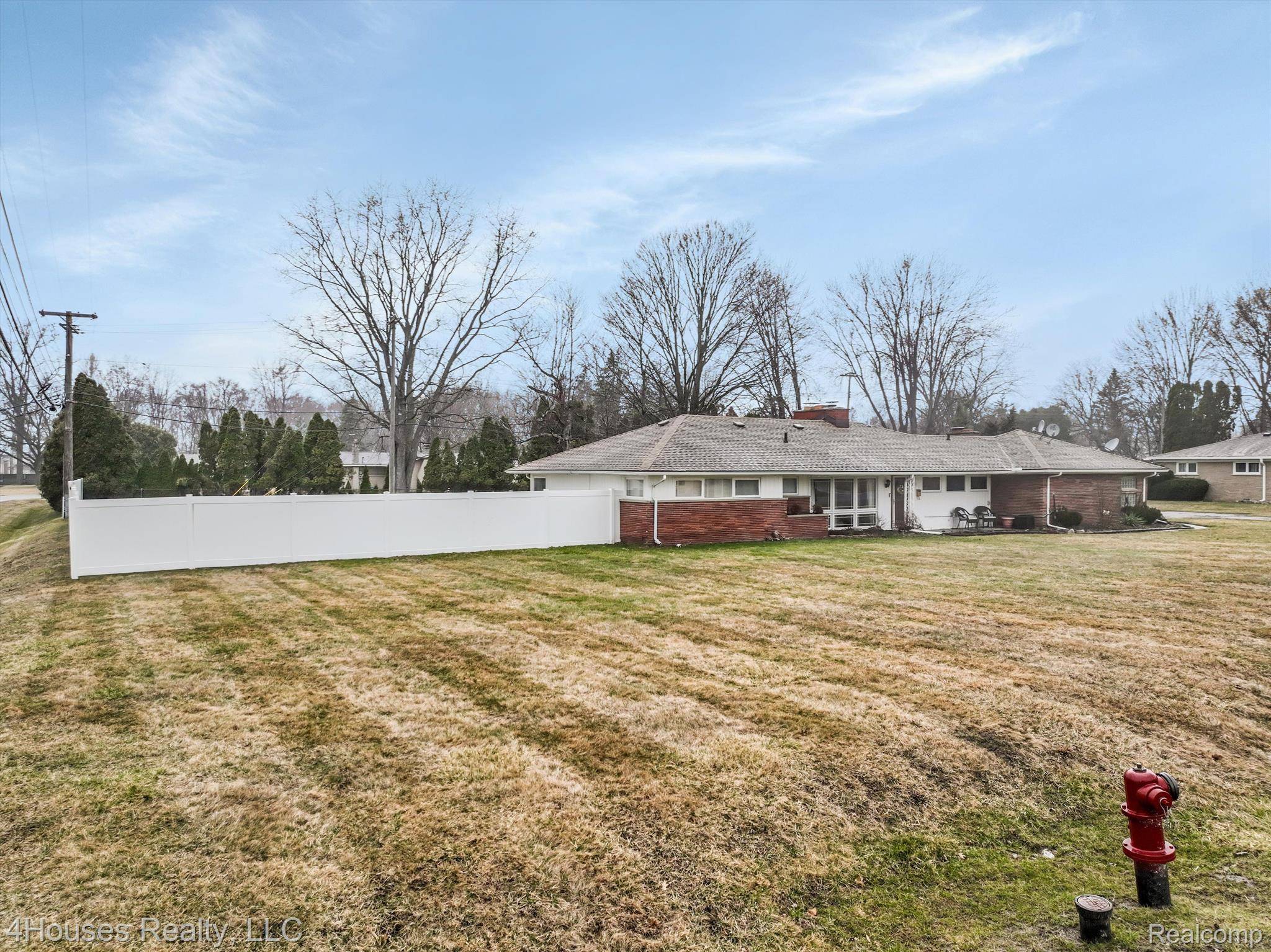 Southfield, MI 48076,29325 BERMUDA LN