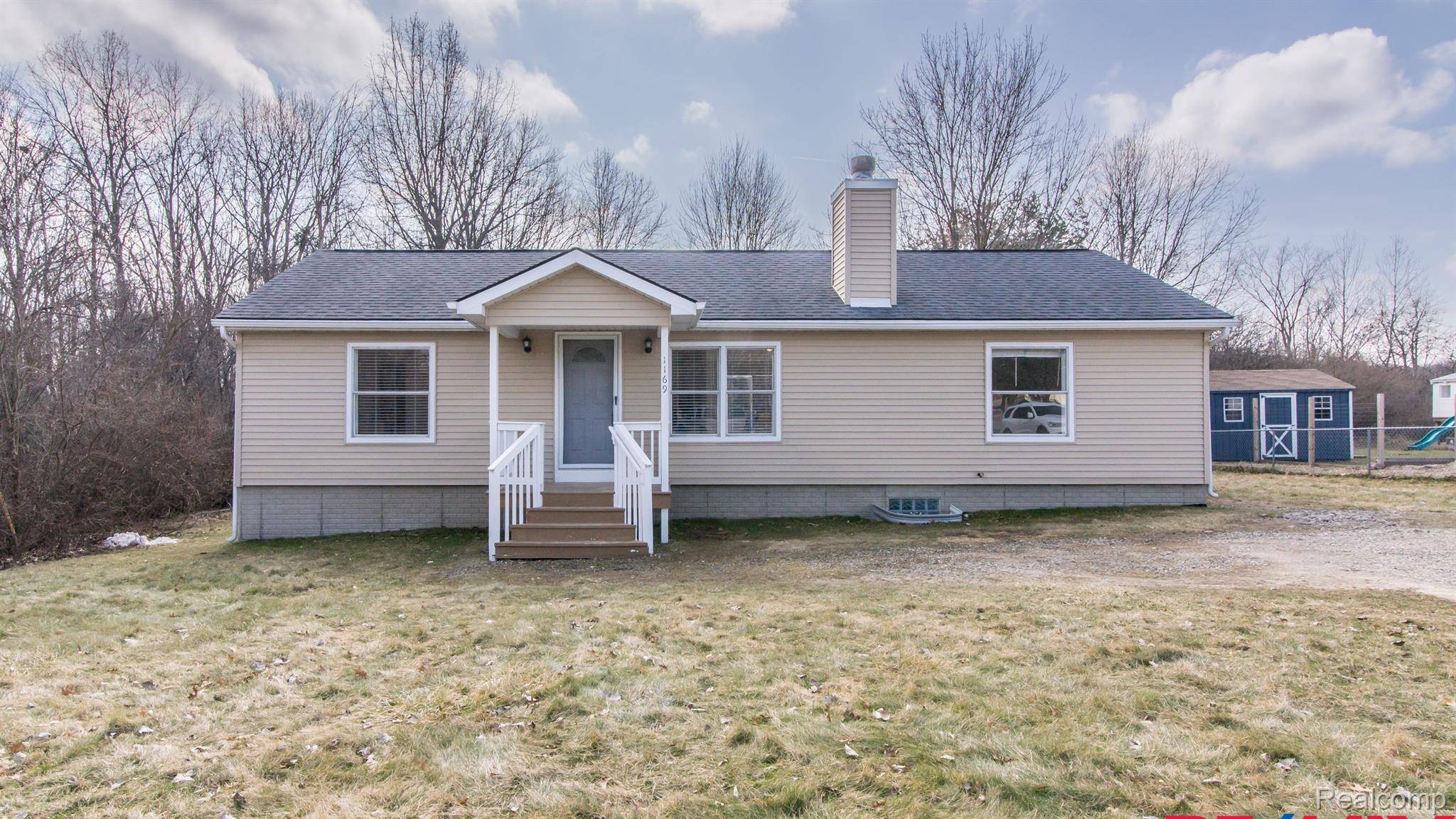 Fenton, MI 48430,1169 PETTS RD