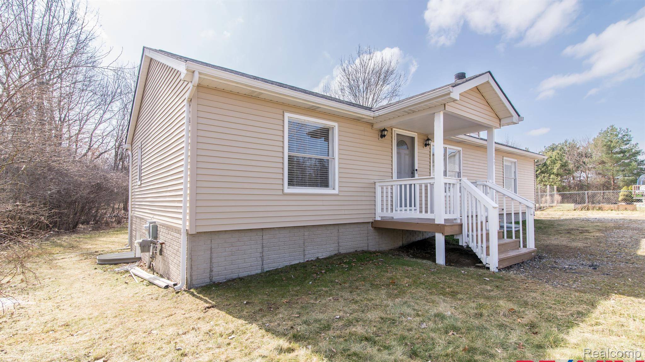 Fenton, MI 48430,1169 PETTS RD