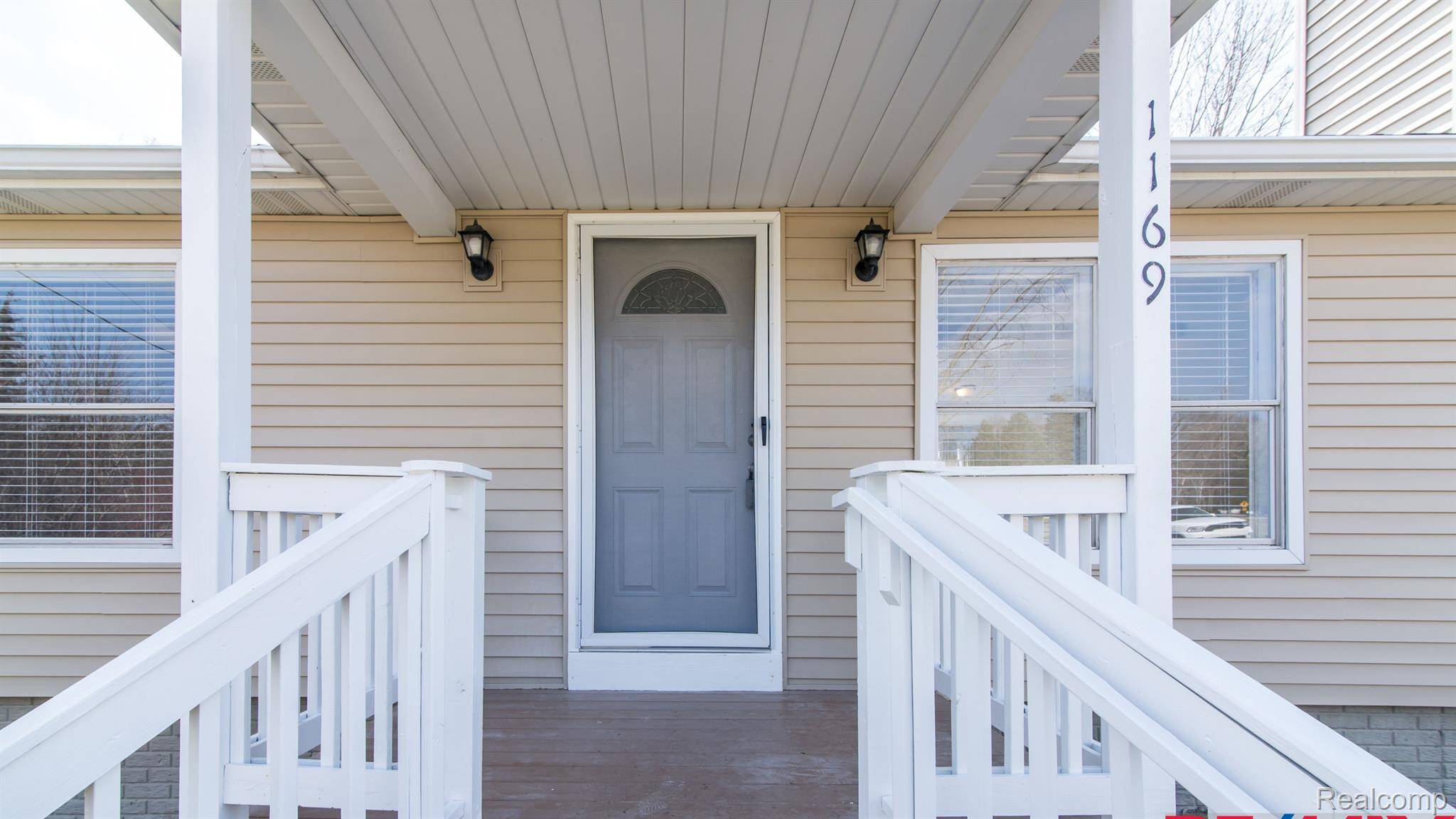 Fenton, MI 48430,1169 PETTS RD