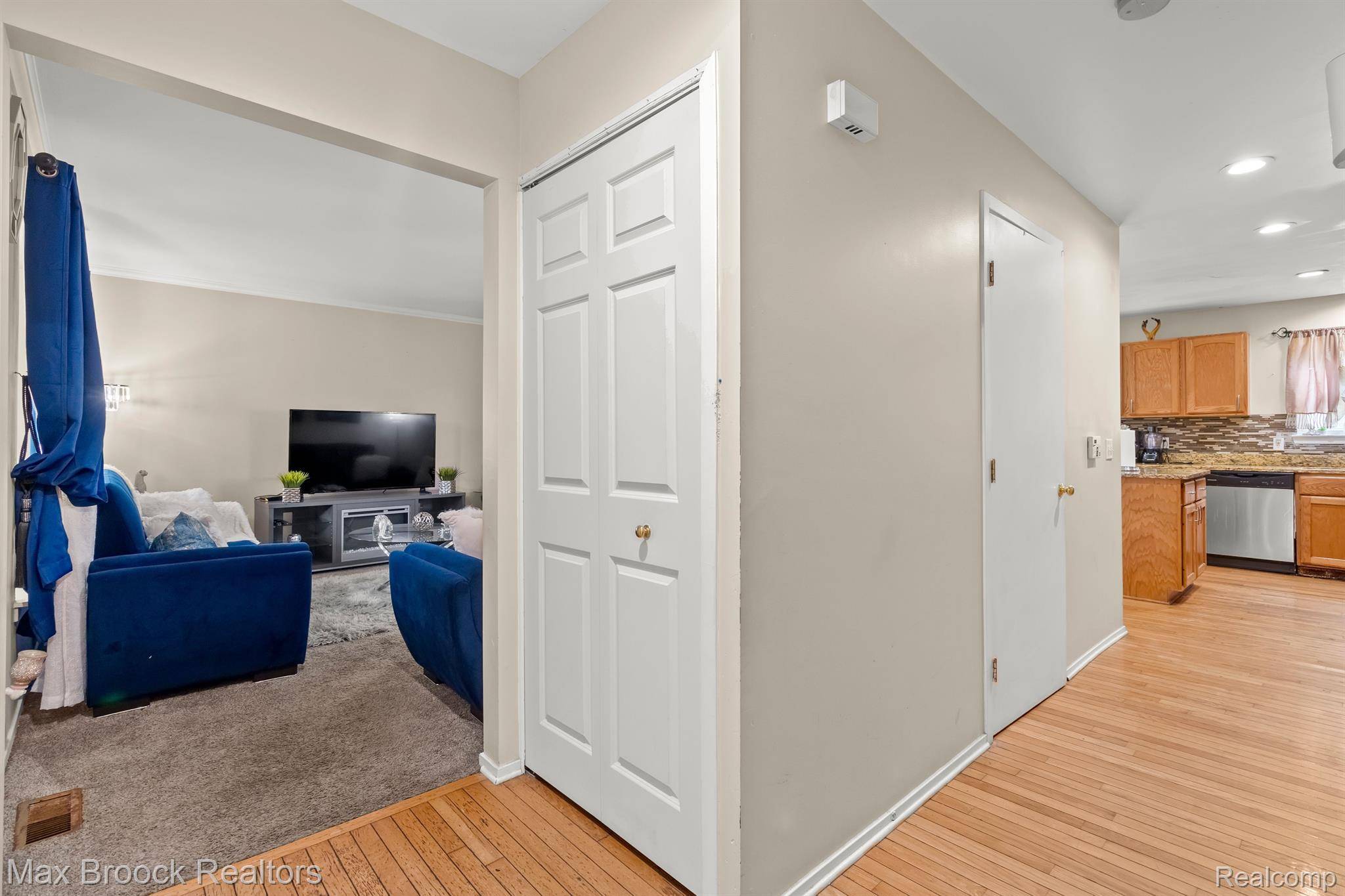 Wixom, MI 48393,1504 POND VIEW DR