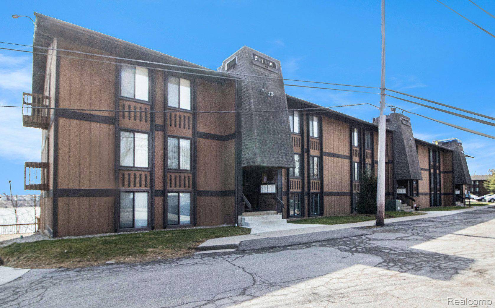 Ypsilanti, MI 48198,1744 S GROVE ST #102-A