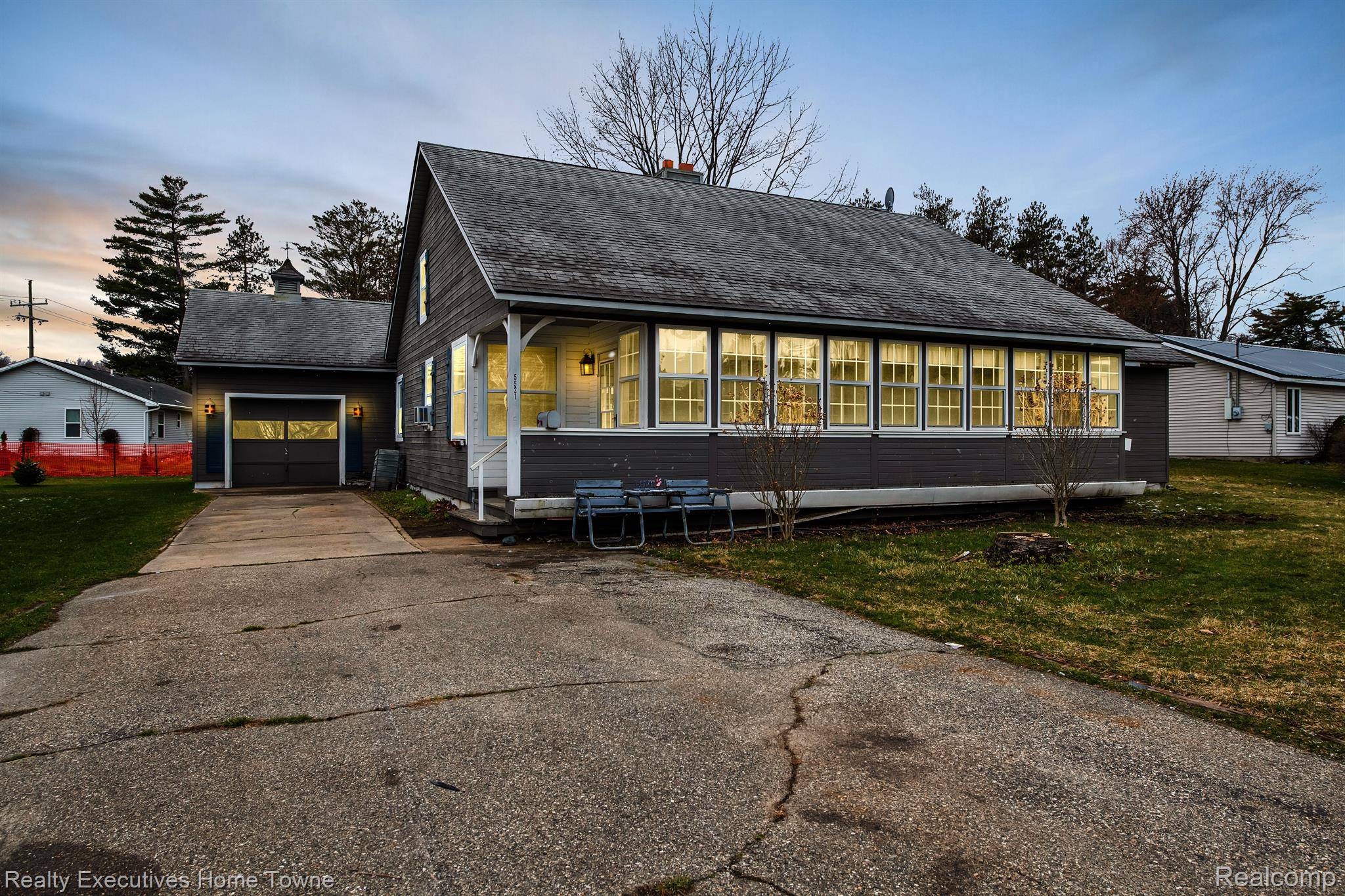 Fort Gratiot, MI 48059,5521 LAKESHORE RD