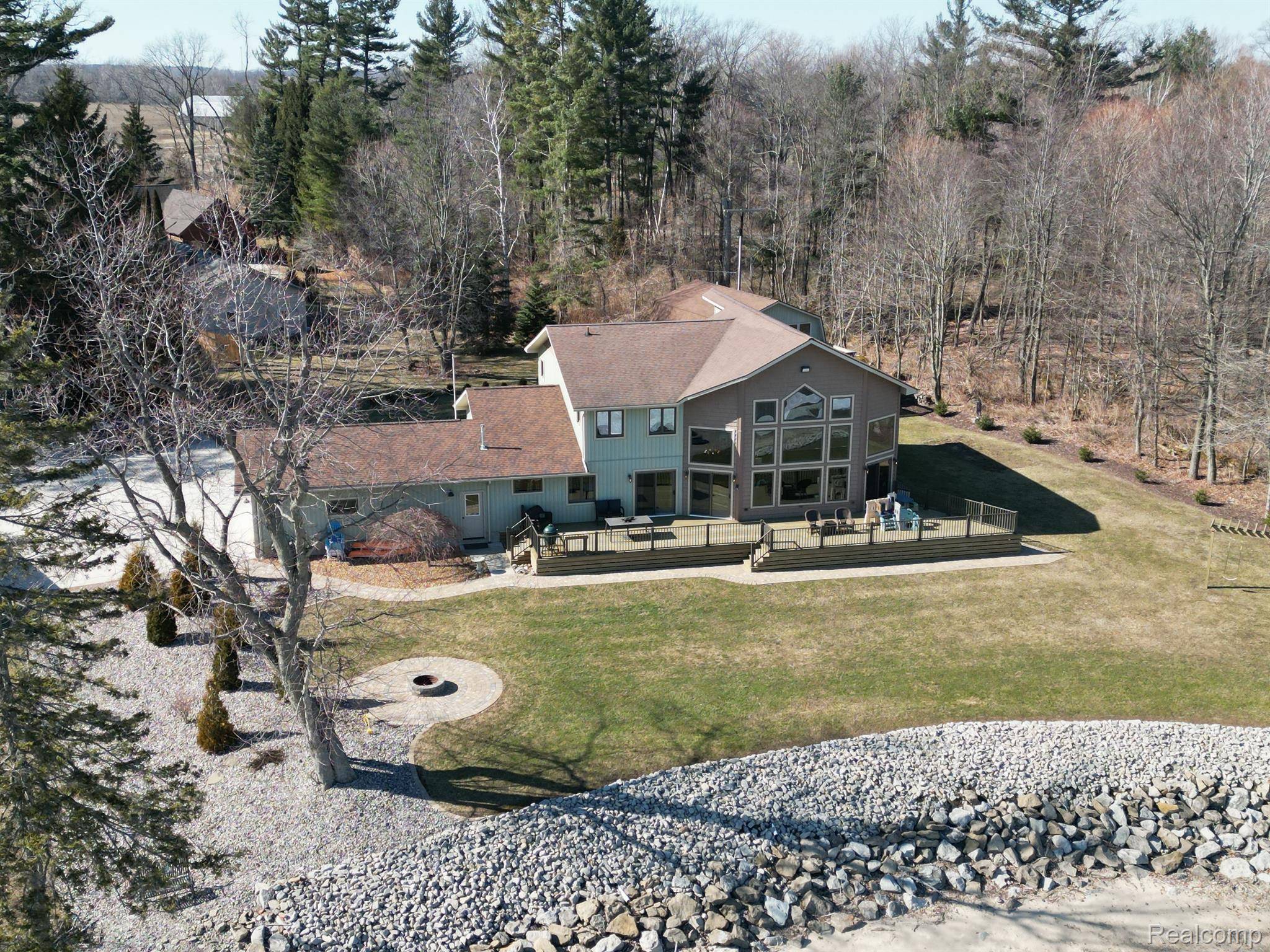 Harbor Beach, MI 48441,1083 S LAKESHORE RD