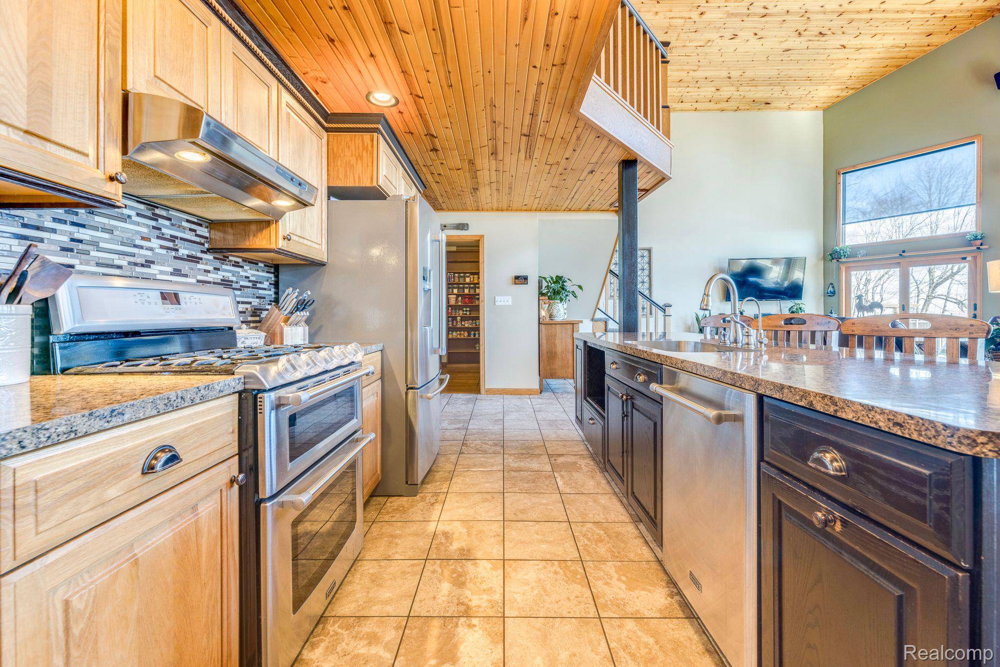 Harbor Beach, MI 48441,1083 S LAKESHORE RD