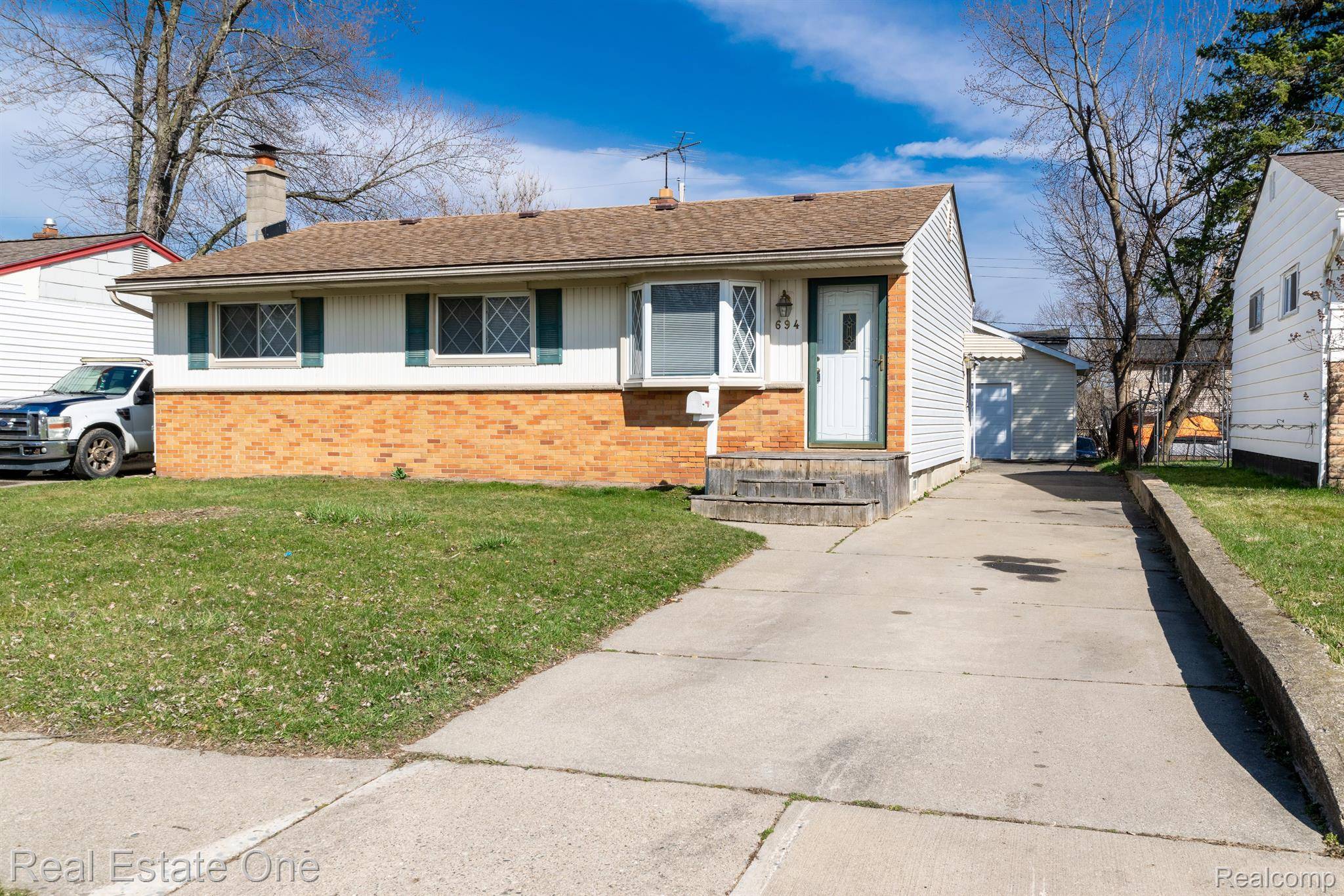 Pontiac, MI 48340,694 S STIRLING ST