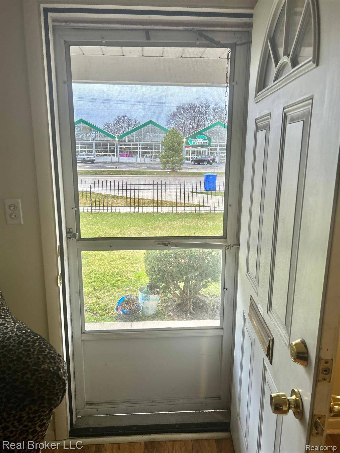 Eastpointe, MI 48021,22444 KELLY RD #11