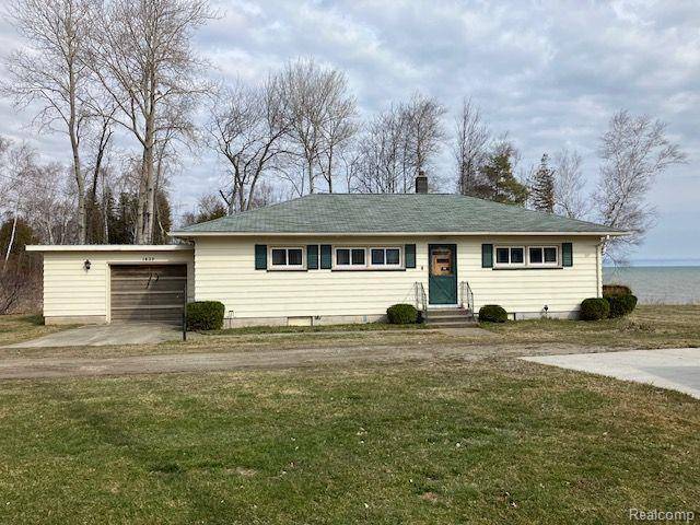 Harbor Beach, MI 48441,1439 LAKESIDE DR