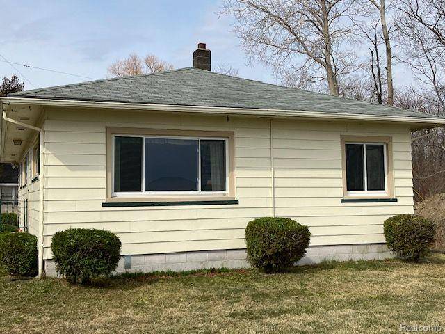 Harbor Beach, MI 48441,1439 LAKESIDE DR