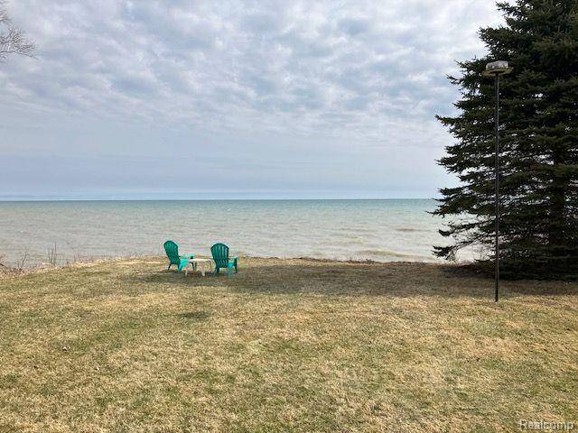 Harbor Beach, MI 48441,1439 LAKESIDE DR