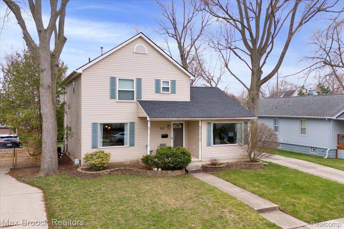 Royal Oak, MI 48067,829 BATAVIA AVE