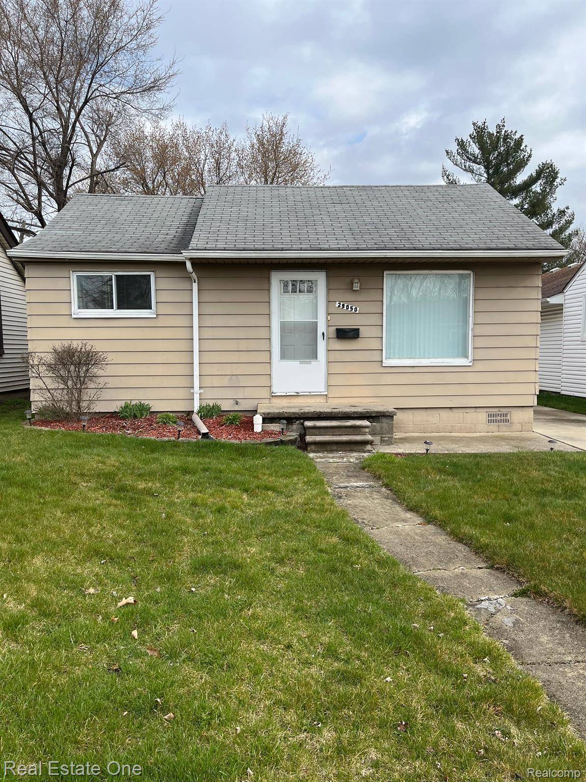 Garden City, MI 48135,29050 BEECHWOOD ST