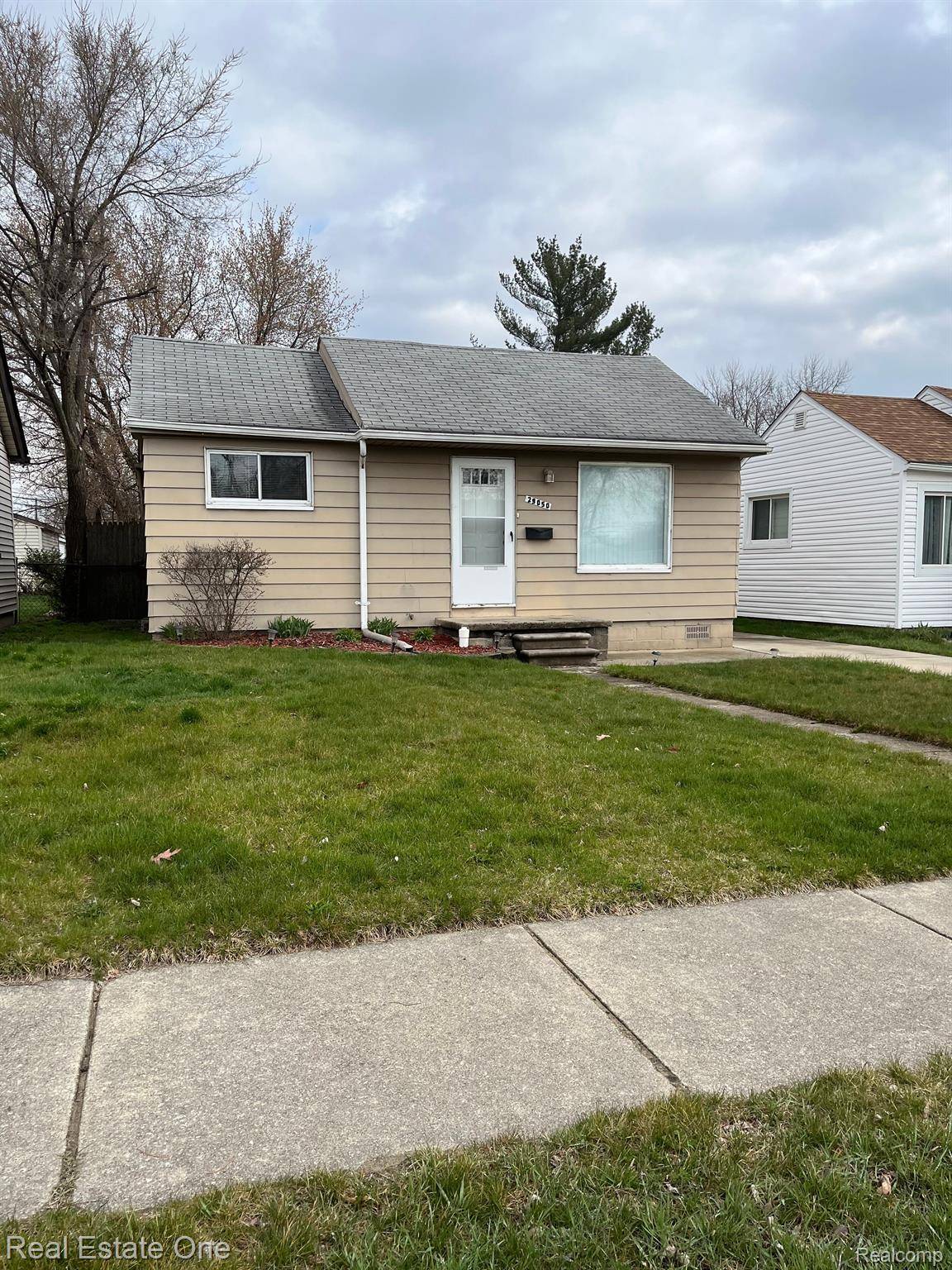 Garden City, MI 48135,29050 BEECHWOOD ST