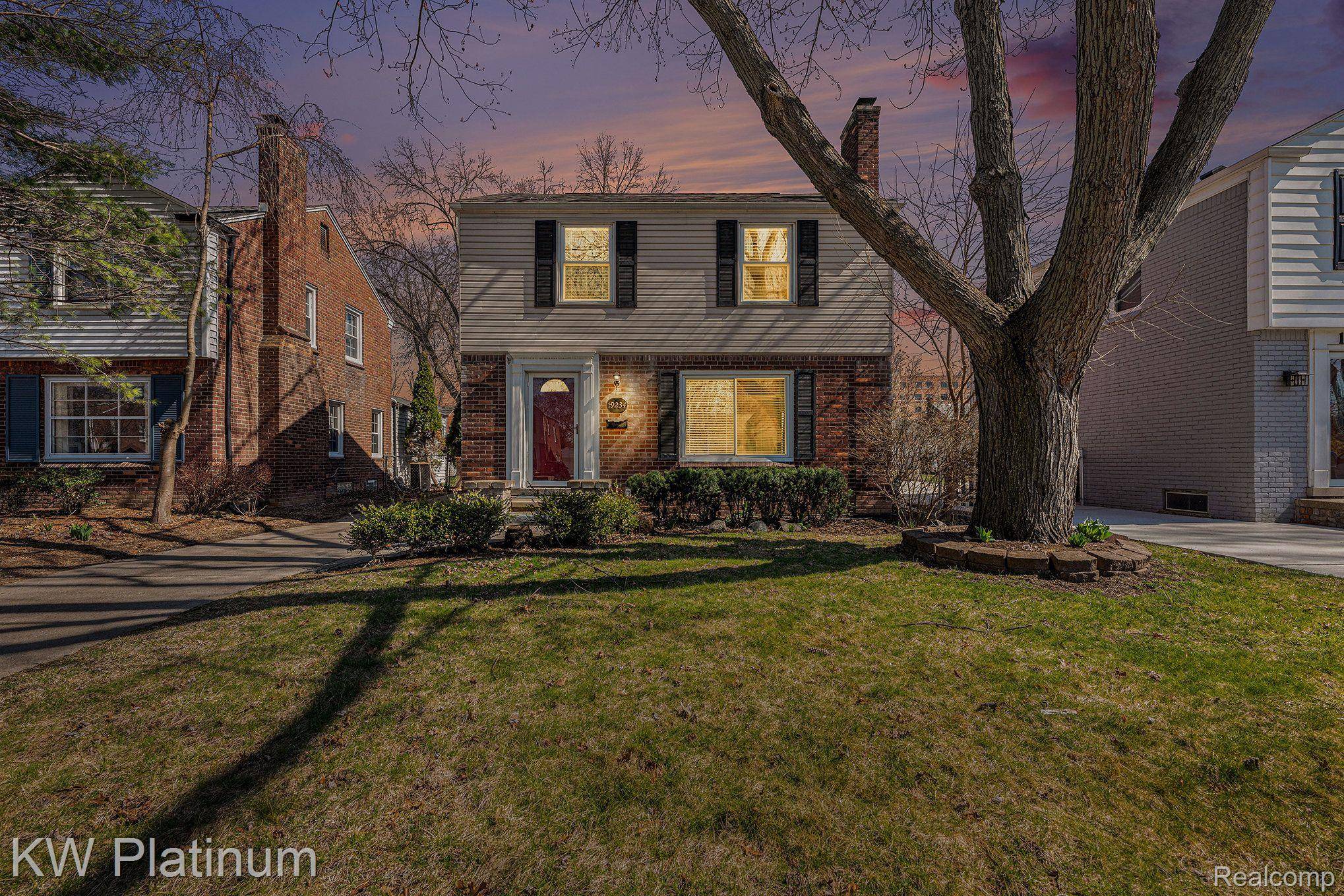 Grosse Pointe, MI 48236,19234 LINVILLE ST