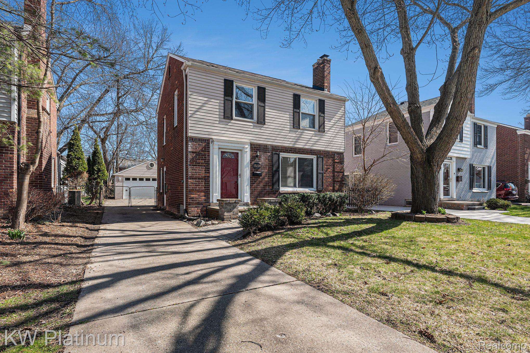 Grosse Pointe, MI 48236,19234 LINVILLE ST