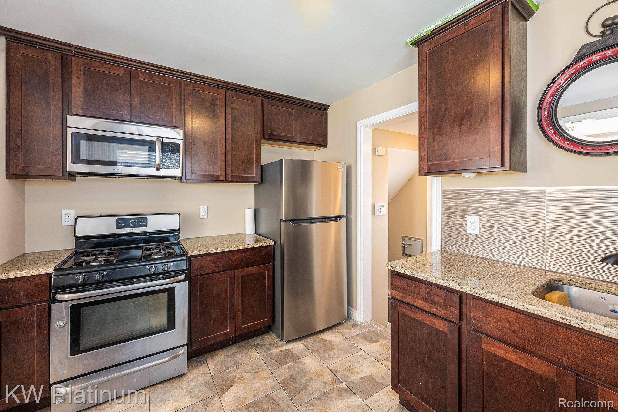 Grosse Pointe, MI 48236,19234 LINVILLE ST