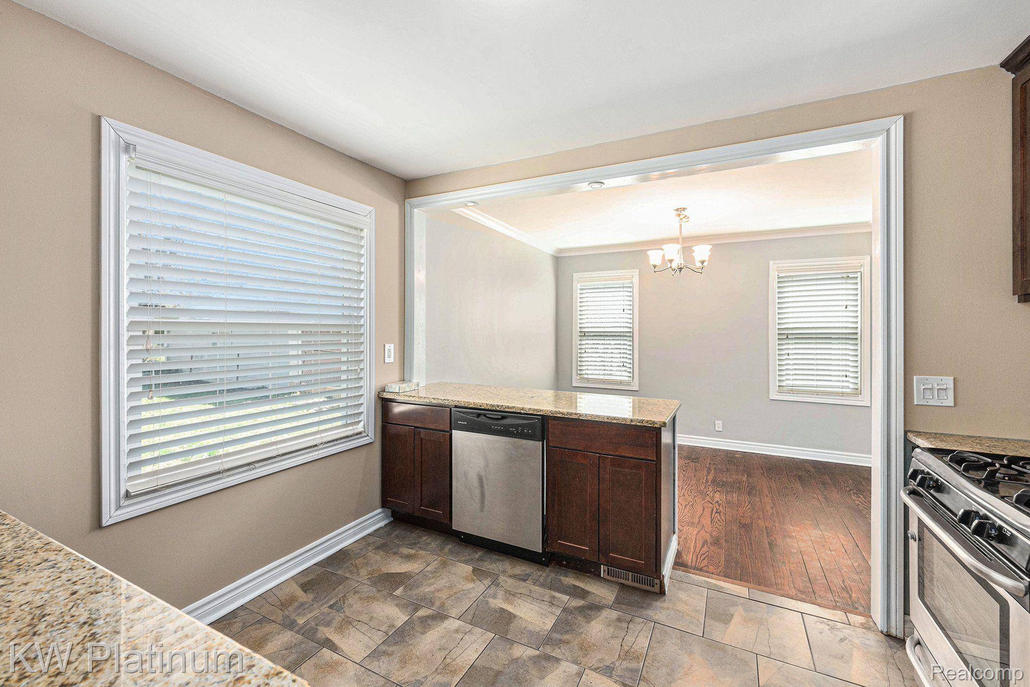 Grosse Pointe, MI 48236,19234 LINVILLE ST