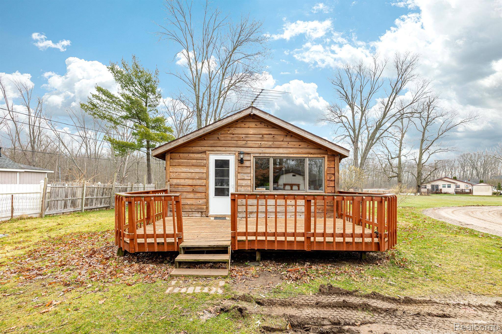 Pinckney, MI 48169,5865 WOODBINE AVE