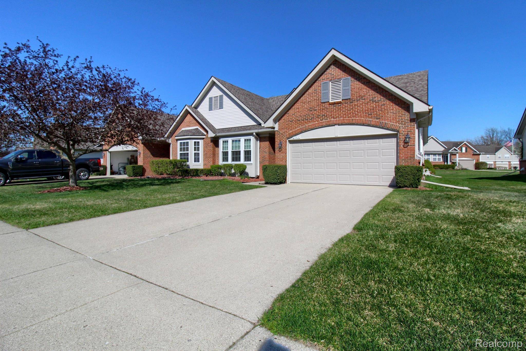 New Boston, MI 48164,23931 N PARK DR