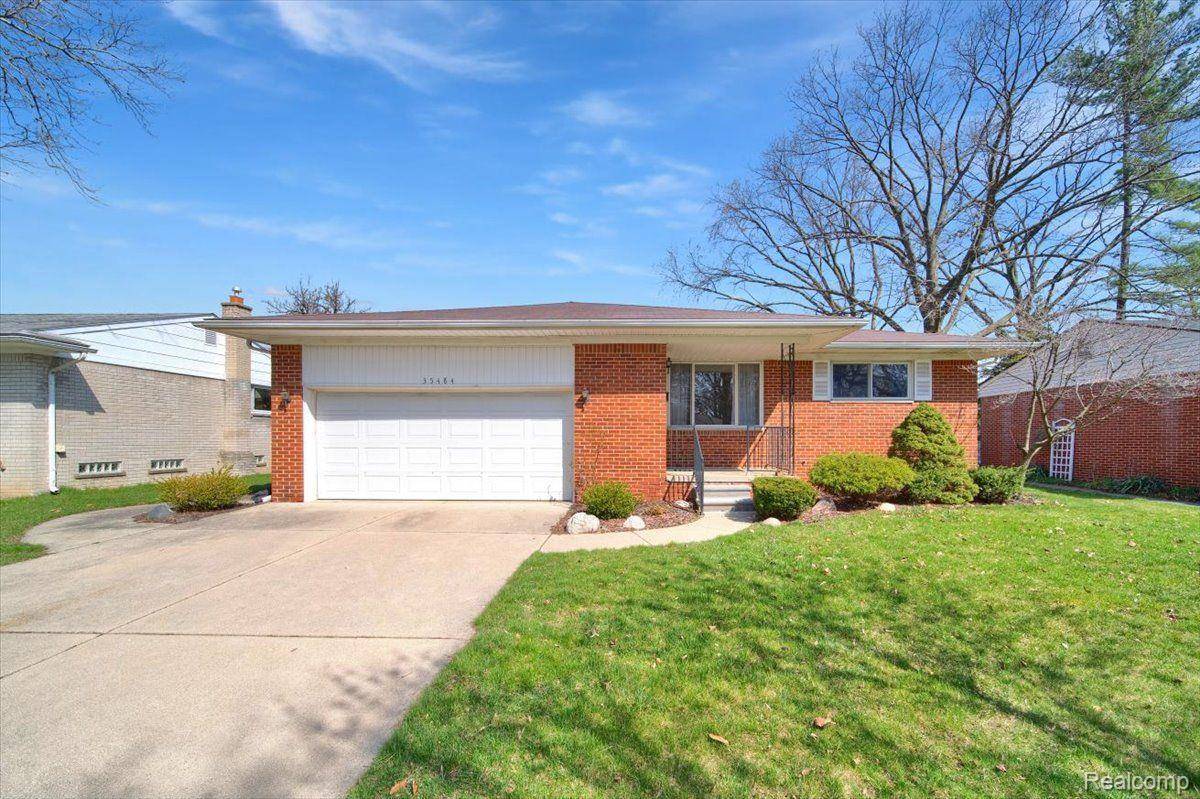 Livonia, MI 48150,35484 N ELMIRA ST