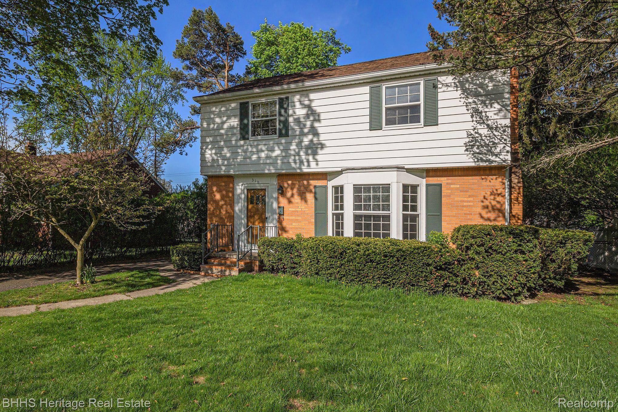 Howell, MI 48843,310 ISBELL ST