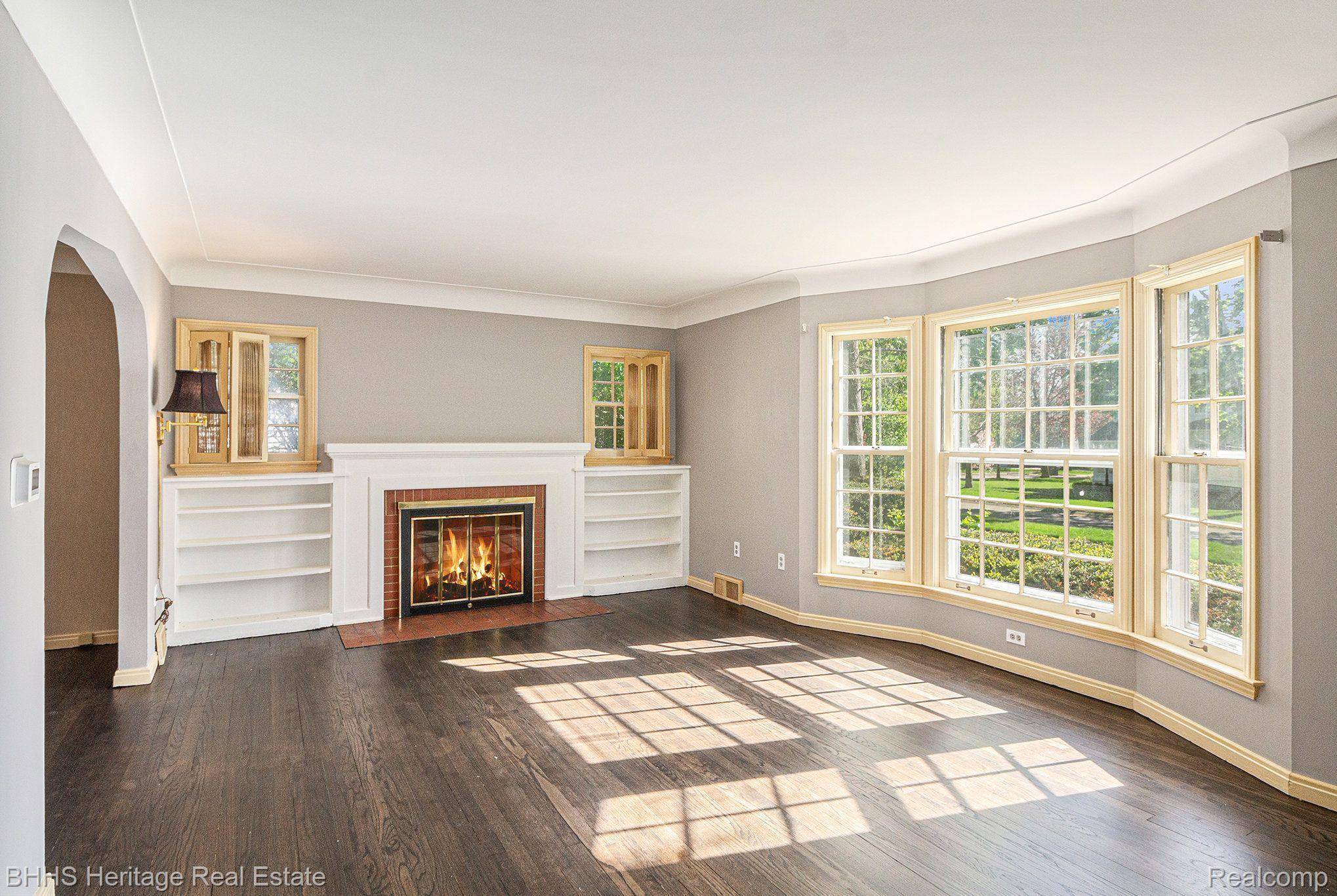 Howell, MI 48843,310 ISBELL ST