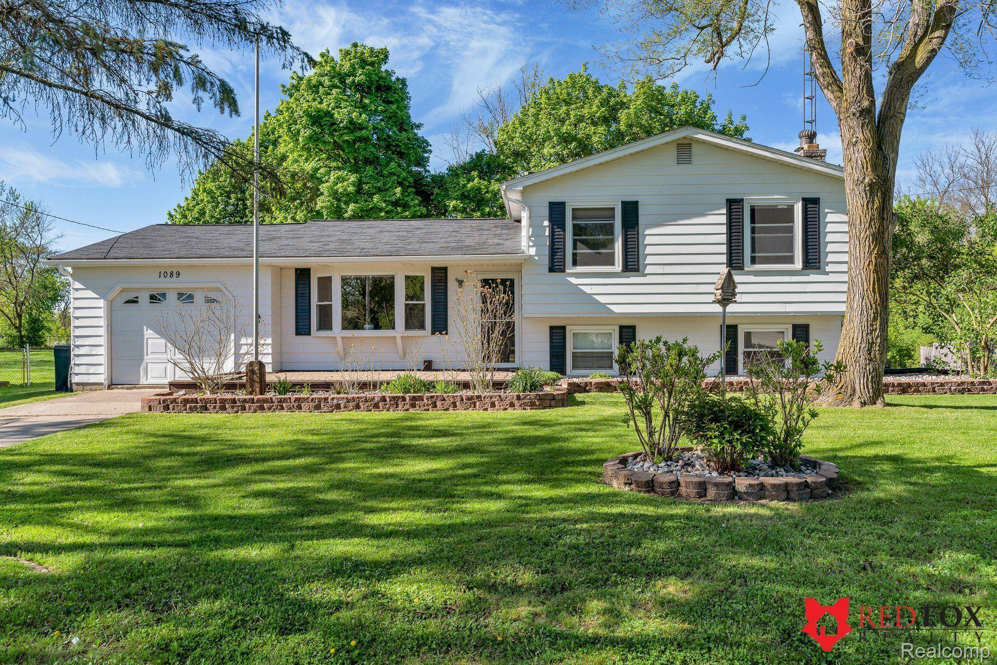 Grand Blanc, MI 48439,1089 BARBARA ST