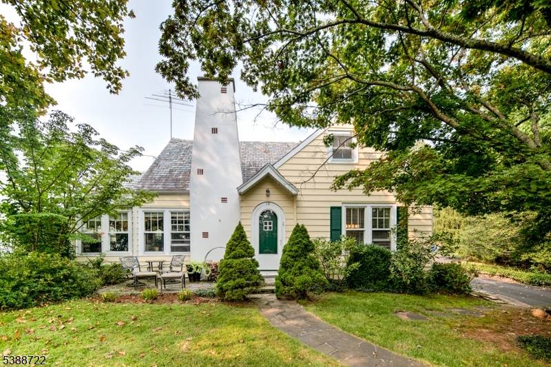 Peapack Gladstone Boro, NJ 07934,10 Valley View Ave