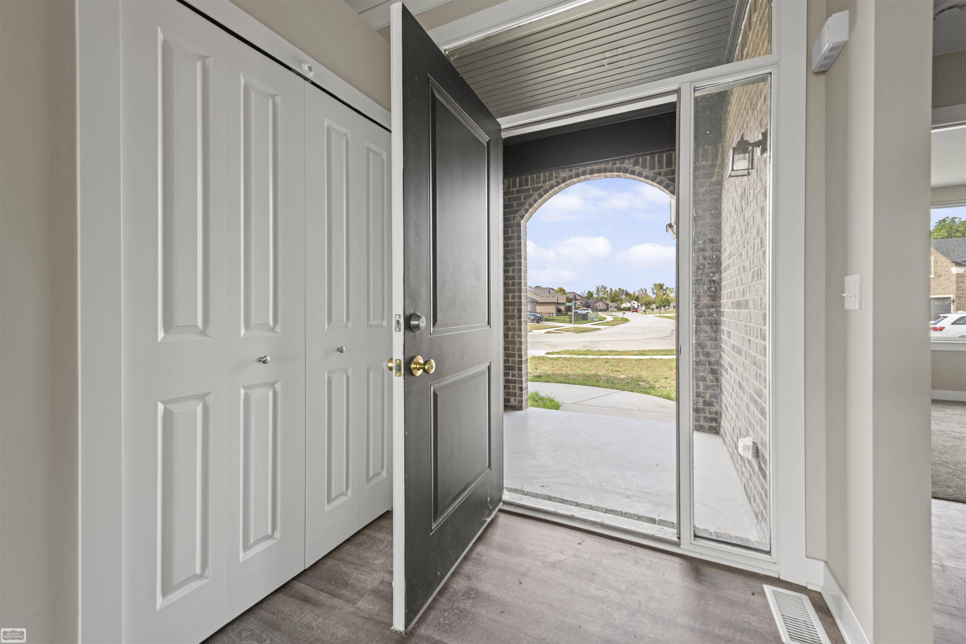 Chesterfield Twp, MI 48047,32160 Kenny DR