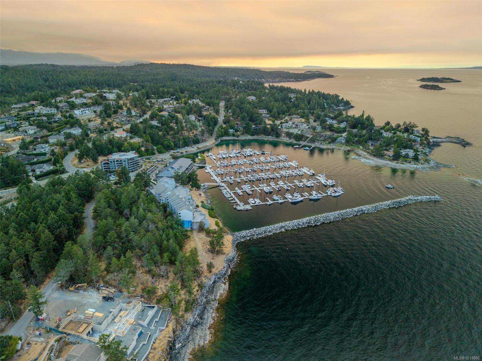 Nanoose Bay, BC V9P 9K1,3555 Outrigger Rd #403