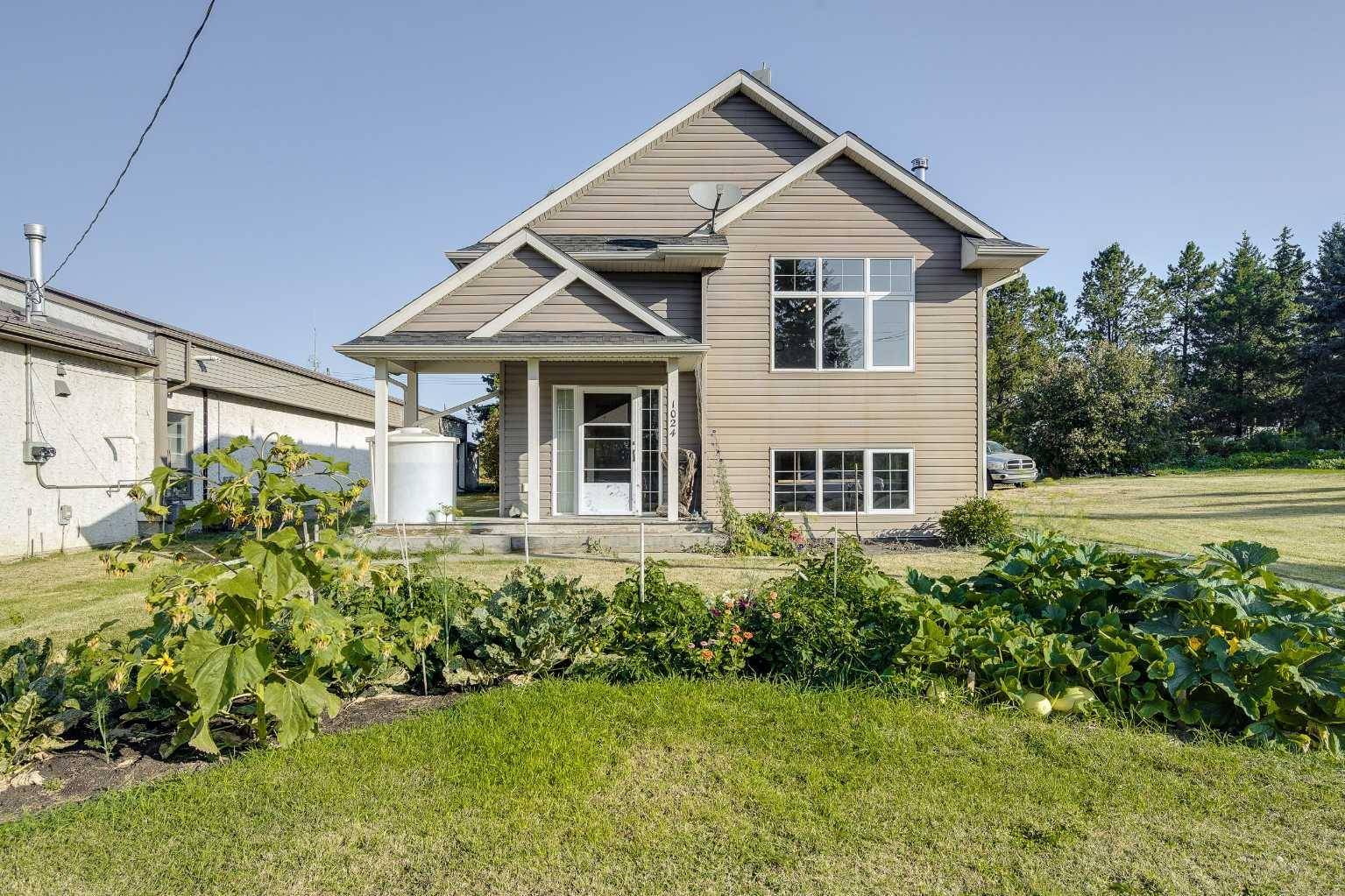 Lousana, AB T0M 1K0,1024 19th AVE