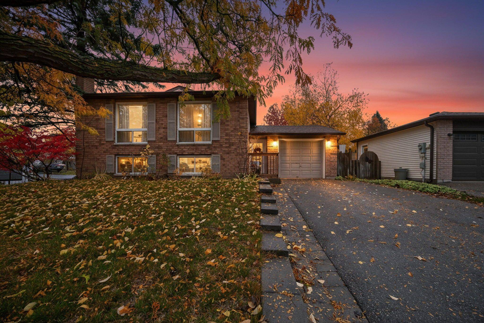 Barrie, ON L4N 5W8,17 Coles ST