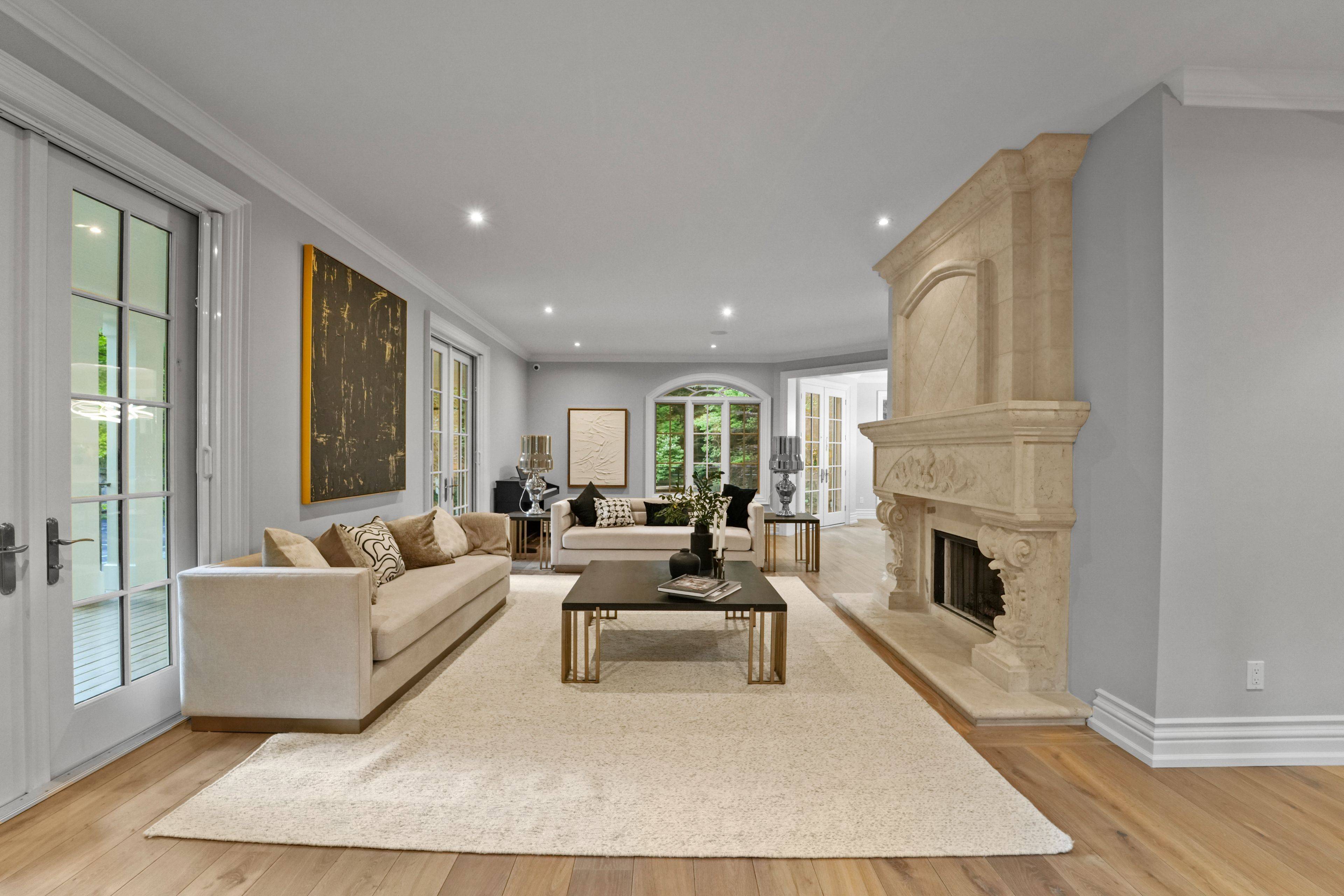 Mississauga, ON L5C 4P7,2025 Heartwood CT