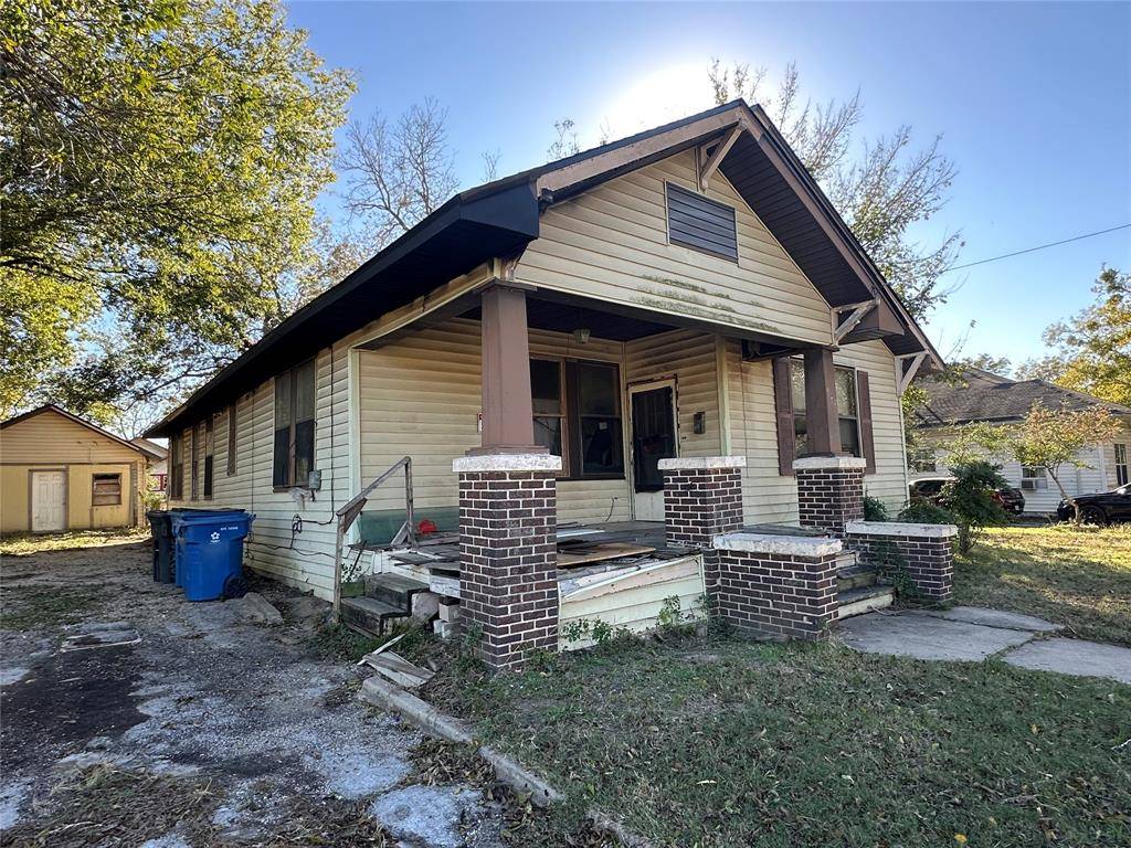 Mexia, TX 76667,822 E COMMERCE