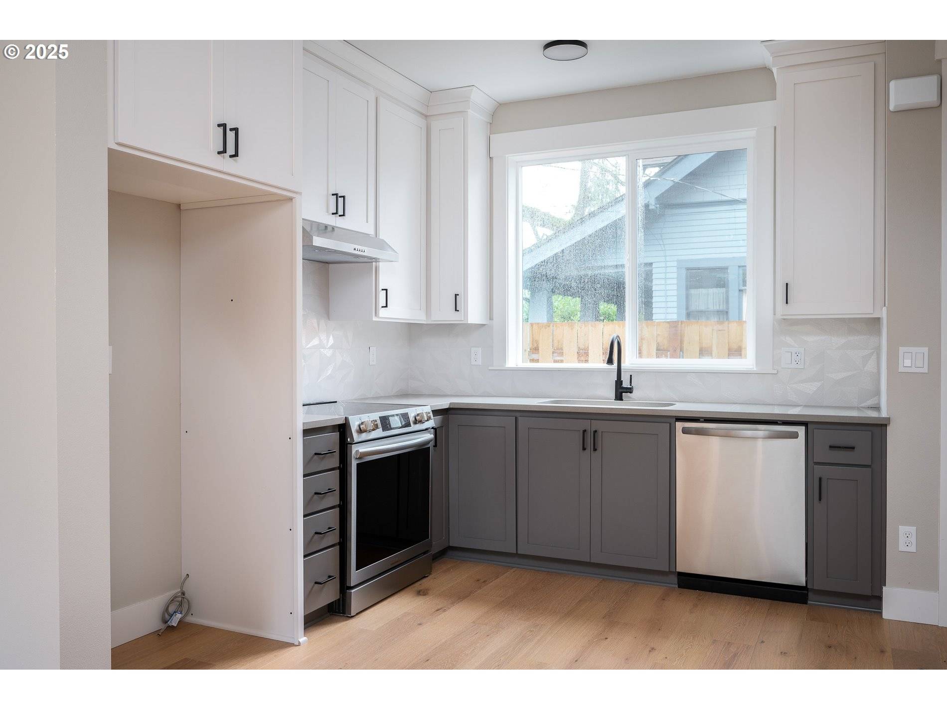 Portland, OR 97206,3184 SE 62nd AVE