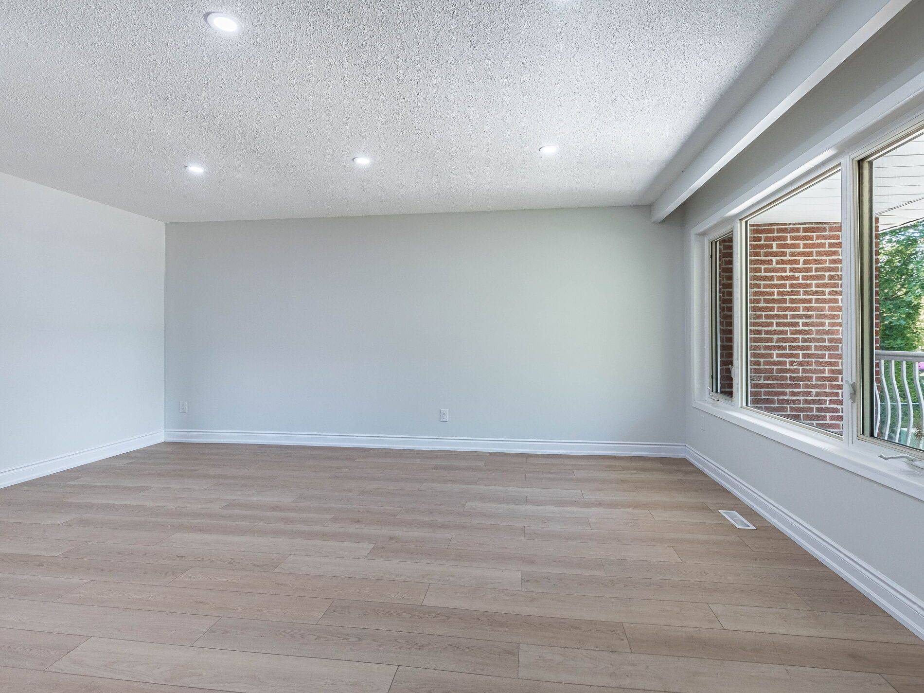 Mississauga, ON L4T 3J6,7738 Kittridge DR