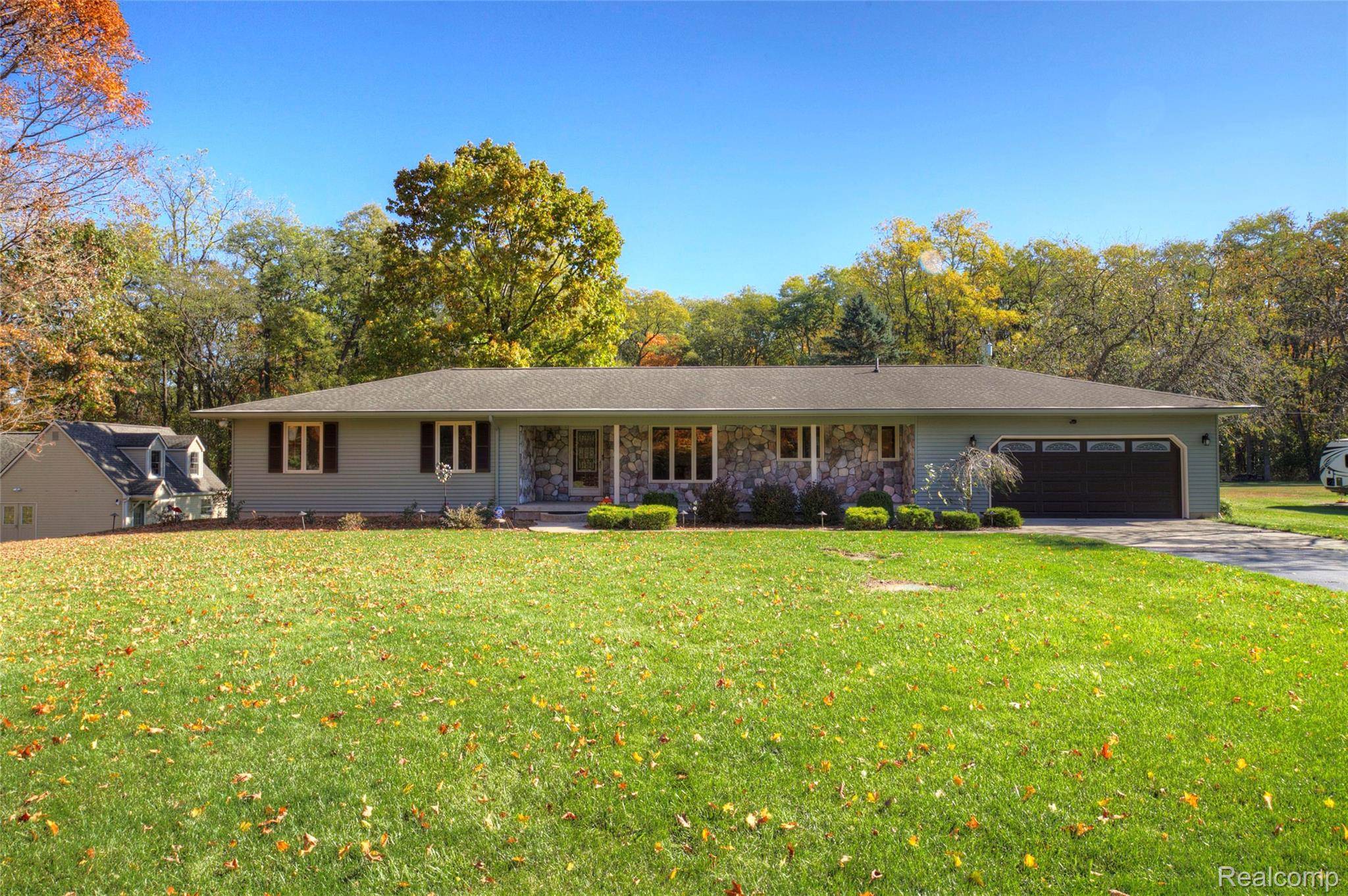 Brighton, MI 48116,7603 Hamburg RD